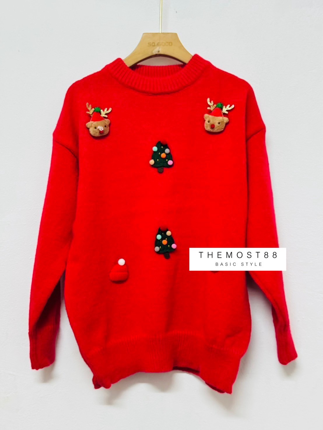 New Arrival knitted christmas sweater long sleeve ⛄️⛄️⛄️ 🎅🏻🧑🎄#ปาร์ตี้คริสต์มาสใกล้มาล้าวแม่จ๋า รุ่นนี้จิ้งๆมาก บอกเลยน่ารักสุดๆ ดีเทลเสื้อแขนยาวไหมพรมผ้าหนานุ่มแน่น เนื้อดีมว้ากกก... มาพร้อมต้นคริสต์มาส