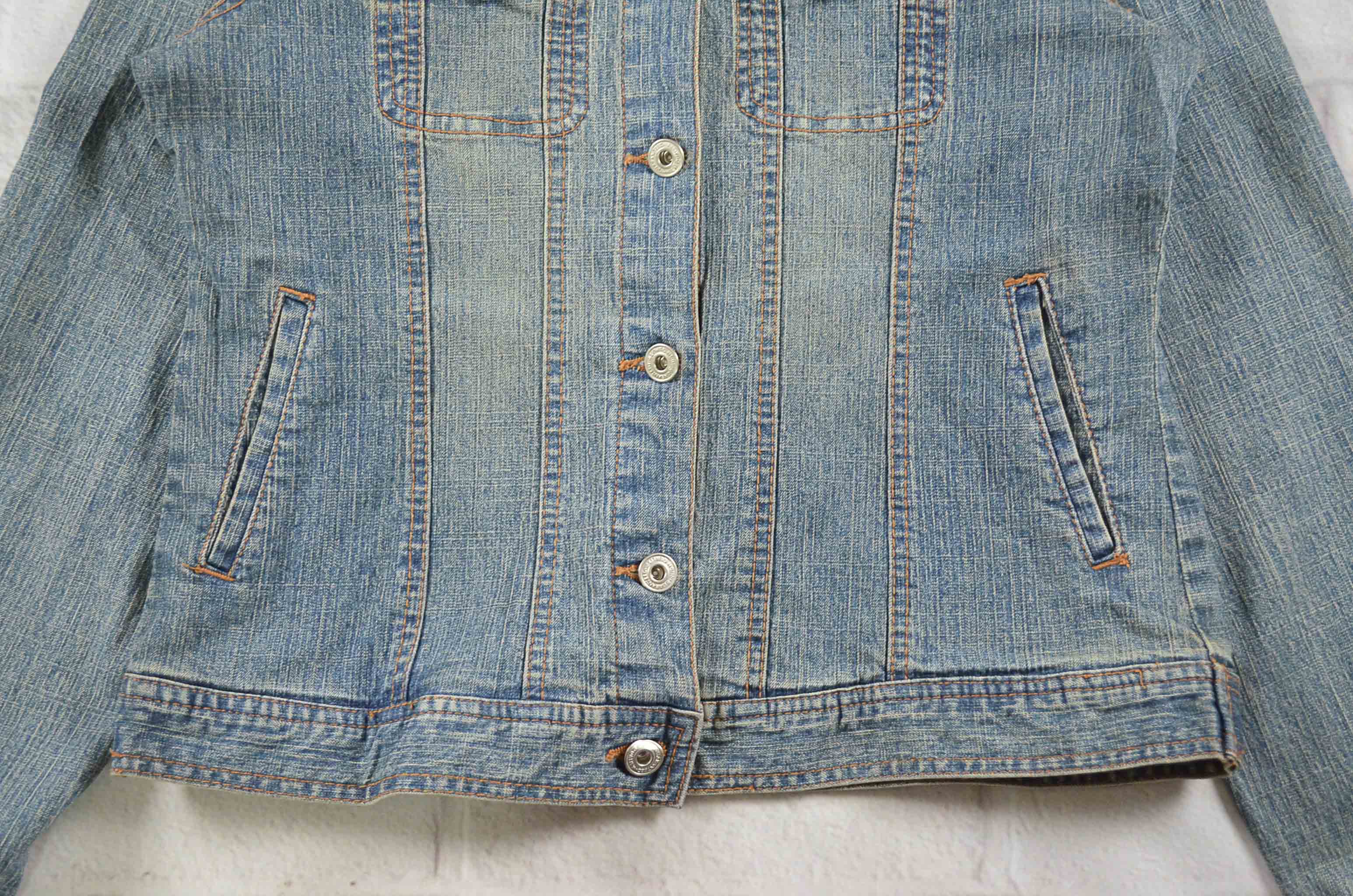 JEANS อกจริง38' (M) เสื้อแจ็คเก็ตยีนส์ เสื้อยีนส์แขนยาวหญิงชาย ใส่คลุมผ้าไม่แข็ง มีเป๋าข้างเป๋าใน