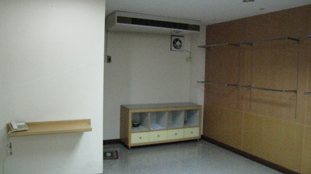 ขายด่วน ที่ดินพร้อมสิ่งปลูกสร้างเป็นอาคารสำนักงาน อาคารพร้อมเข้าใช้งานได้ทันที ย่านเพชรเกษม 69 ขนาดพื้นที่ 380 ตรว.