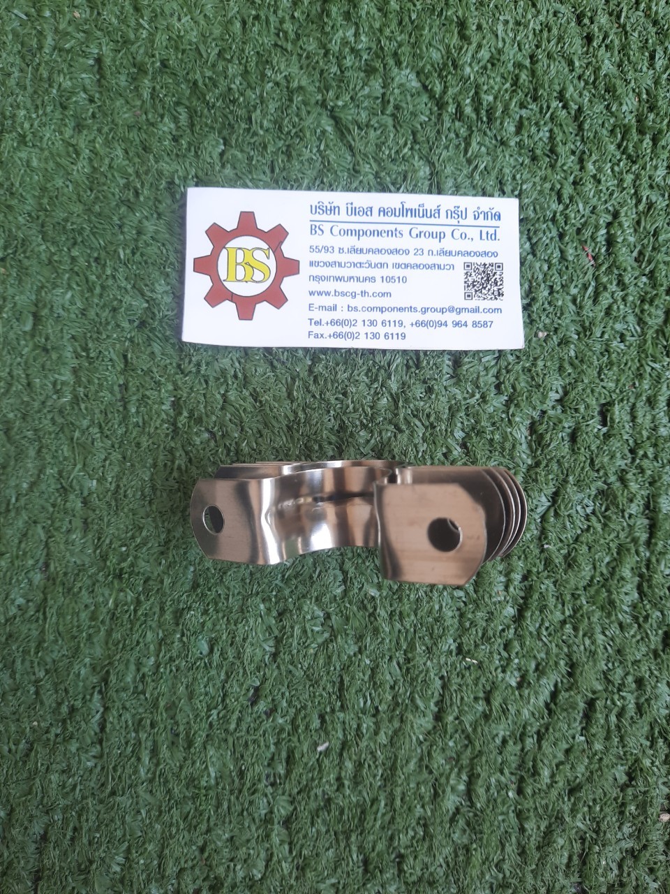 แคล้มจับท่อ 2 ขา สแตนเลส 1/2" SUS304 M22