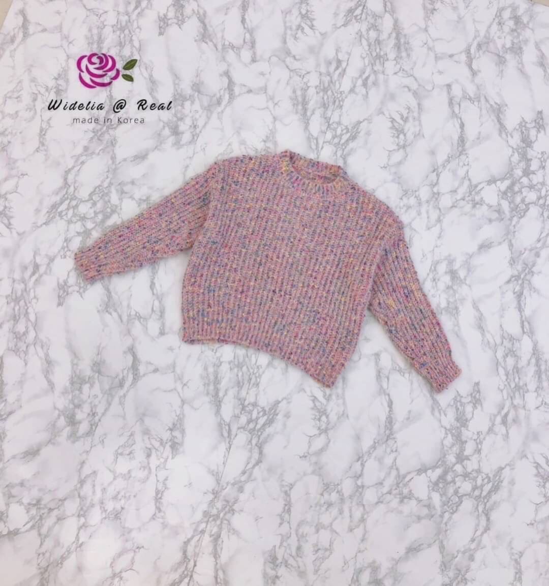 Blouse :: เสื้อแขนยาวสุดเก๋ รุ่นนี้ปังมากแม่ งานเกรดพรีเมี่ยม ตัวเสื้อเป็นไหมพรมเนื้อนุ่มนิ่ม สีสวยน่ารัก งานสวย ทรงเป๊ะ สีสันสวยสดใส งานไหมพรมเนื้อดีมากนะคะ รับรองใส่ออกมาไม่ผิดหวังการันตีให้เลย บอกเลยห้ามพลาดเด็ดขาดงานดีงานสวยแน่นอนจร้า