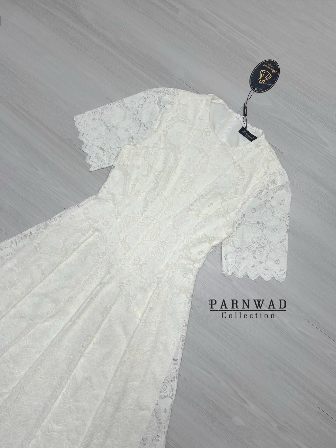 เดรสลูกไม้เนื้อนิ่มตัวยาว ลายลูกไม้สวยงาม ซับในนิ่มทั้งชุด ตีเกล็ดหน้าเพื่อความสวยงาม ชุดนี้ต้องมีน๊าสายงานบุญใส่ได้ตลอดเลยค่า #parnwadcollection #ชุดงานบุญ #ชุดไทย #ชุดไปวัด #งานตามหา