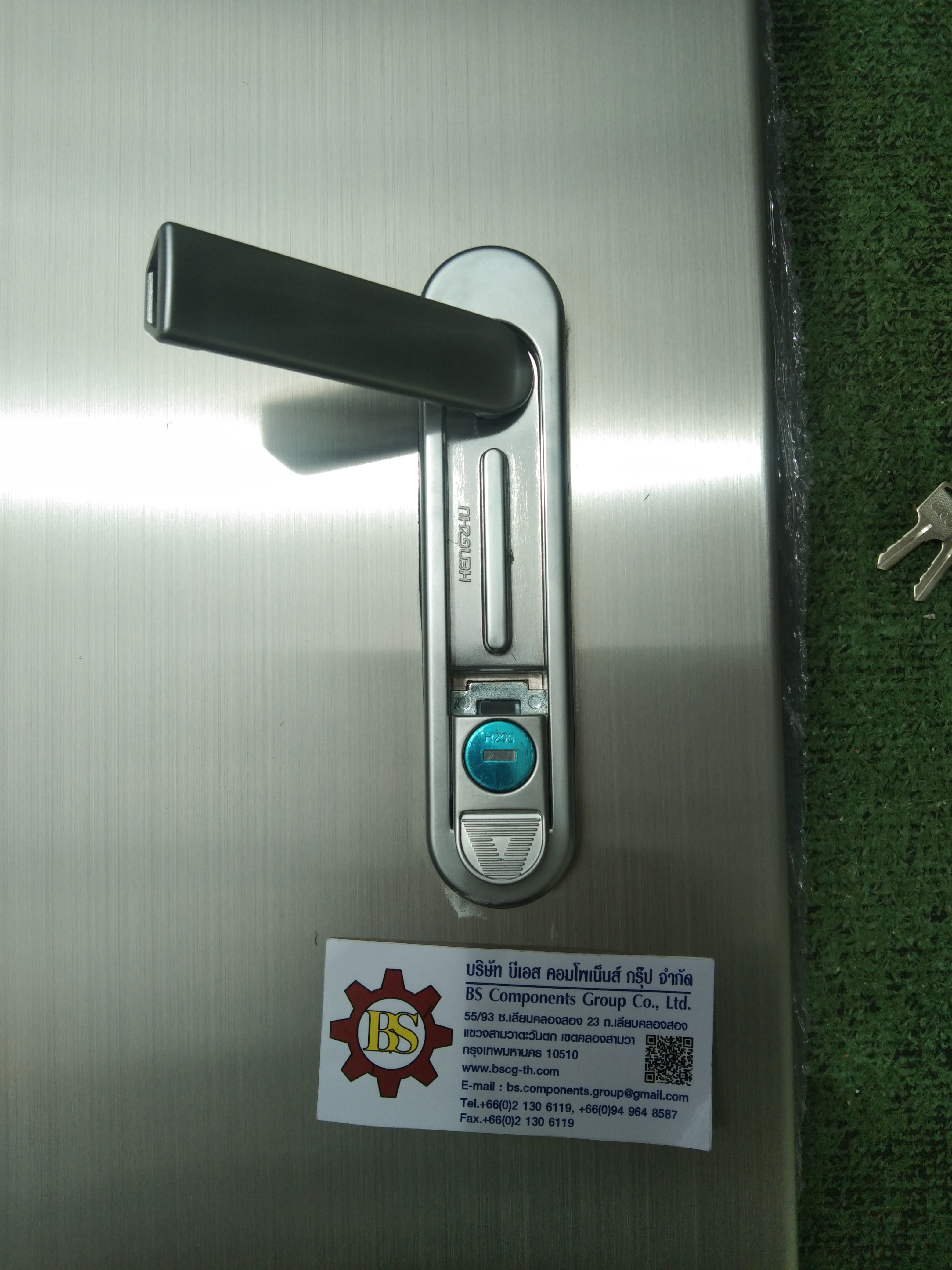 Main LUG 250A ตู้สแตนเลส 304 มีหลังคาสโลป W450xH800xD152mm. (36ช่อง)