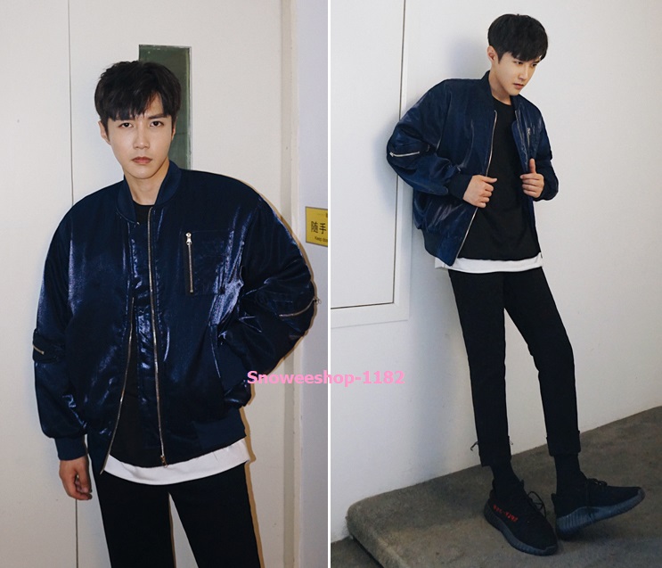 แจ็คเก็ตทรงเบสบอล เสื้อแจ็คเก็ตผ้าฝ้ายเงามันสีน้ำเงิน ทรงโอเวอร์ไซส์แขนยาว แต่งซิปแขนสีหายากไม่ซ้ำใครรอบอกถึง 58 นิ้ว