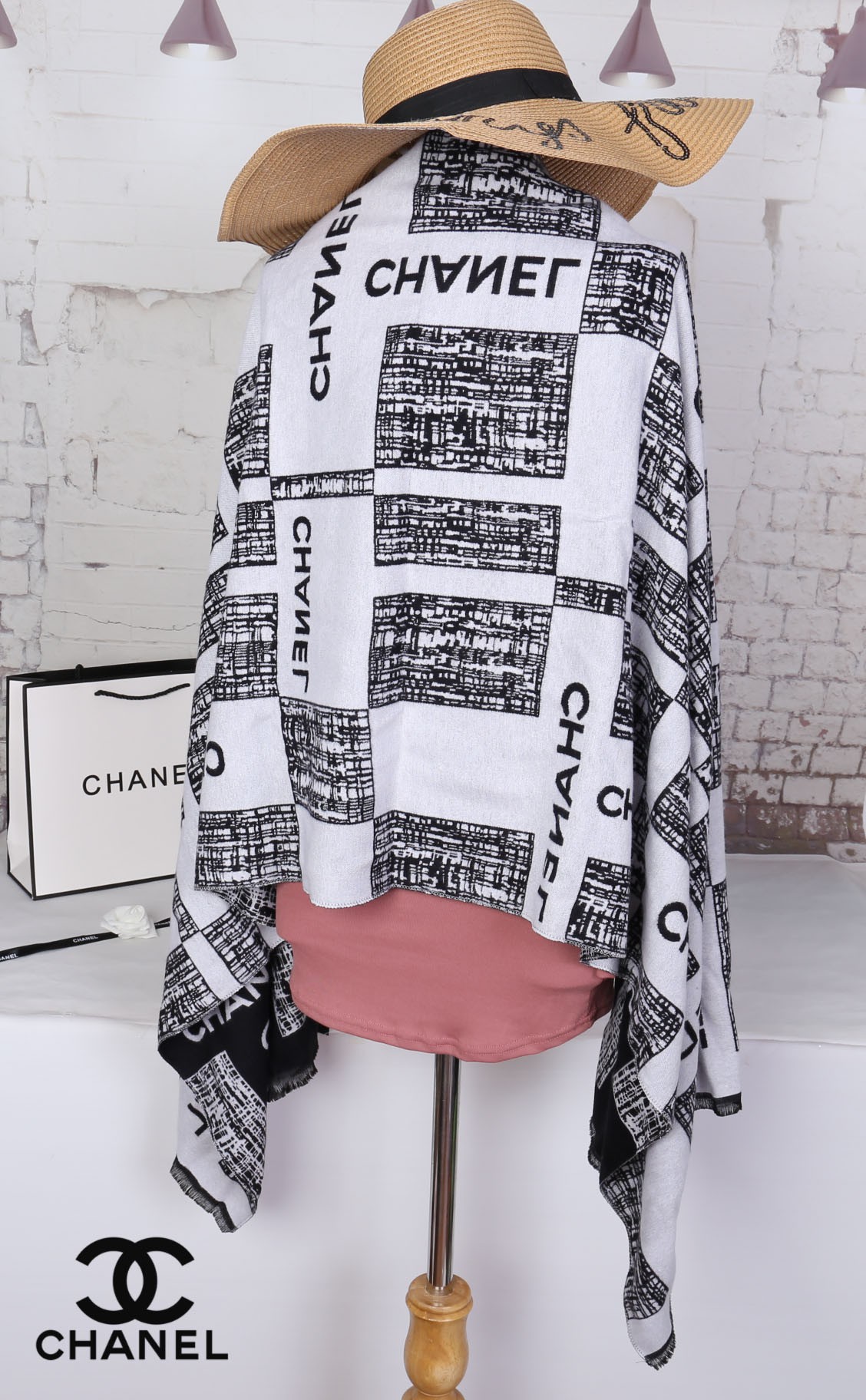 ผ้าพันคอไฮโซแบรนด์เนมชาแนลพรีเมี่ยมกิ๊ฟ Chanel Scarf/Wrap ผ้าพันคอ/ผ้าคลุมไหล่
