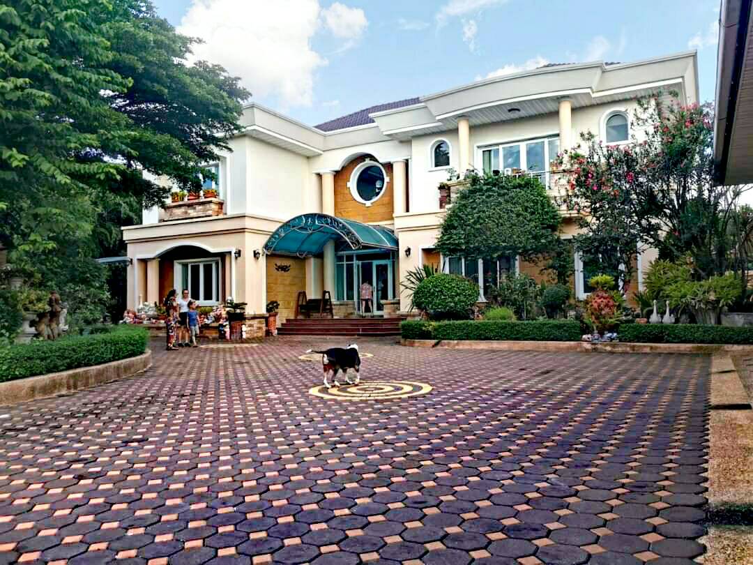 ขายบ้านหรู 2 ชั้นพื้นที่กว้างพร้อมสำหรับทุกคนในครอบครัว 1 ไร่ 44 ตรว. ใจกลางเมืองนครราชสีมาใกล้บิ๊กซี 1 กม. ตัวบ้านตกแต่งด้วยวัสดุที่แข็งแรงและทันสมัยบรรยากาศดีการเดินทางสะดวกสบาย