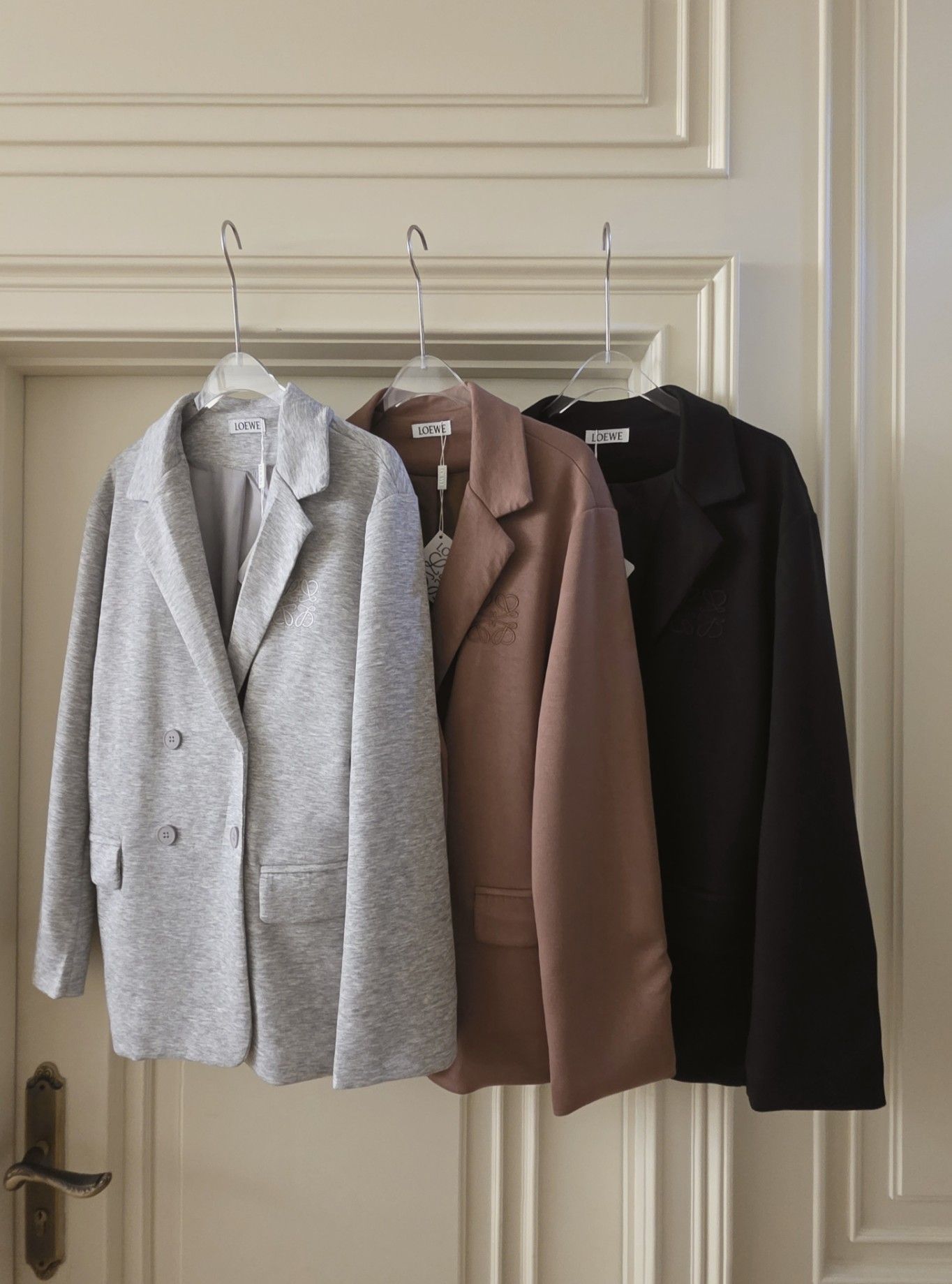 Tag#cottoncandy รุ่นนี้ห้ามพลาดคร่าาา งานสวยมากกก มาเป็นเบลเซอร์สไตล์สปอต รุ่นนี้ตัวเสื้อเป็นยืดเด้งพรีเมี่ยม ใส่สบายเย็บซับในตั้งตัว บอกเลยจัดด่วนคร่า