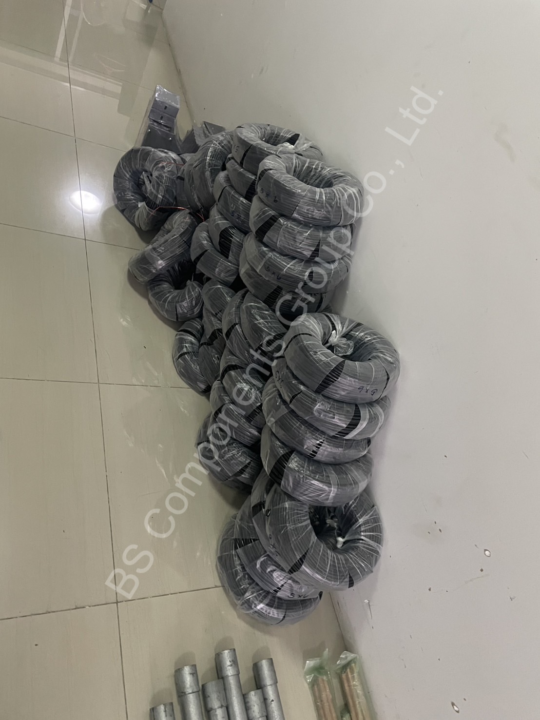 ทิวบ์มัดสายไฟสีดำ ID 7 x OD 8 mm ( ID 9/32" ) (80m./roll)