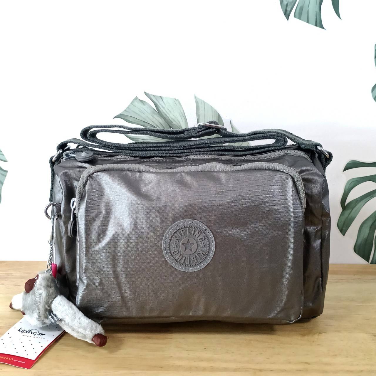 กระเป๋าสะพายคิปลิงค์จุของได้เยอะใช้ได้ทั้งหญิงชาย KIPLING RETH CROSSBODY BAG