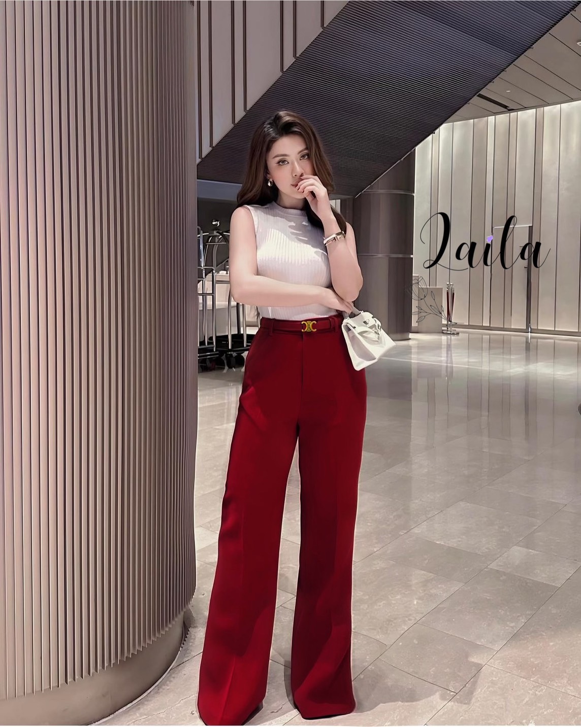 SET เสื้อ+กางเกง+เข็มขัด เสื้อแขนกุดคอเต่าสุดเก๋มาในลุคสีขาว ต้อนรับเทศกาลสุดปัง มาพร้อมกางเกงขายาวสีแดงเอวเรียบทรงผู้ดี พร้อมเข็มขัดCLสีเข้ากันสุดๆ แมชกันลงตัว ดูดีดูแพงค่า #byLaila #ชุดสีแดง #เสื้อแขนกุดสีแดง #เสื้อคอเต่า #กางเกงขายาว #ชุดเรียบหรู #ชุดด