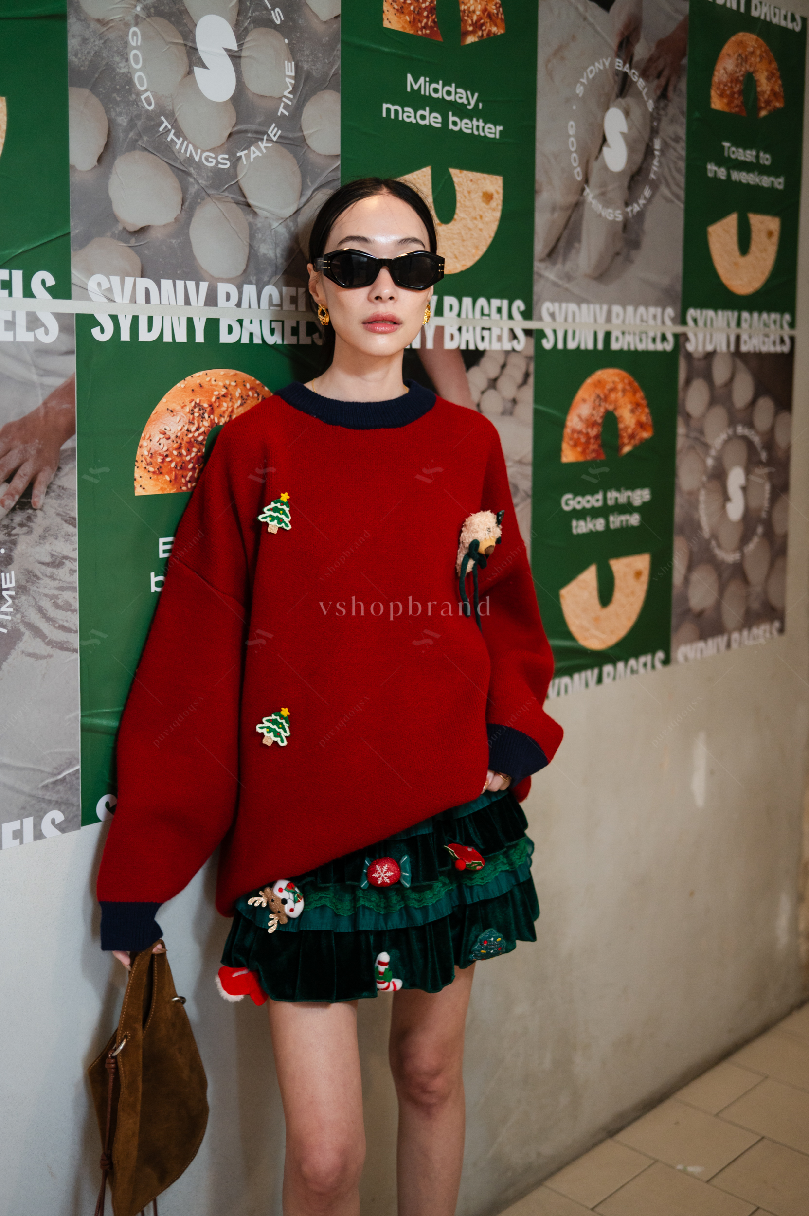 เสื้อกันหนาวไหมพรมคริสมาสขอบทูโทน + ตุ๊กตา