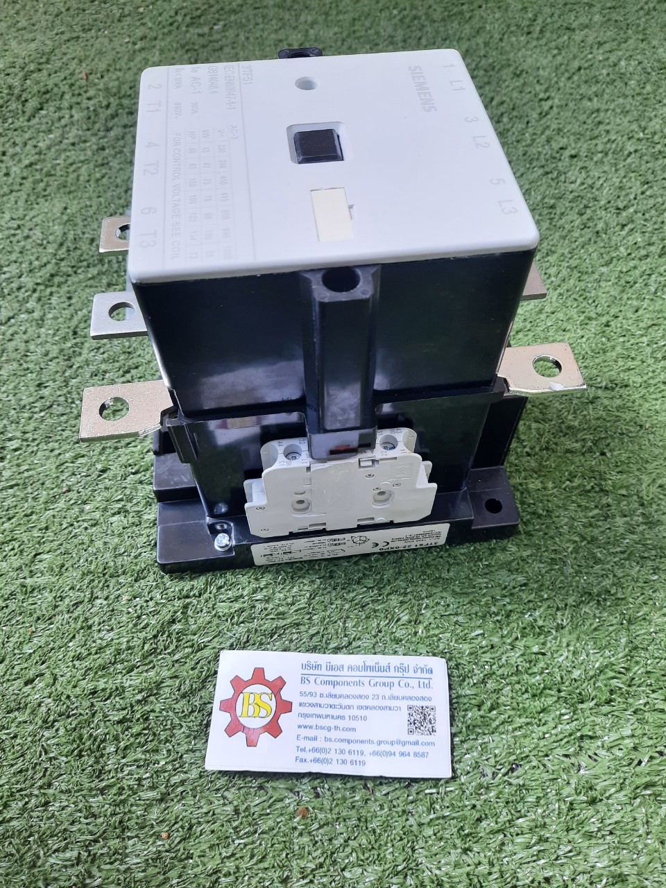 SIEMENS : 3TF5122-0XP0 Contactor AC 50 HZ, coil230/220 V AC3 400 V 140 A 75 kW AUX. contacts: 2 NO + 2 NC size 6 screw connection