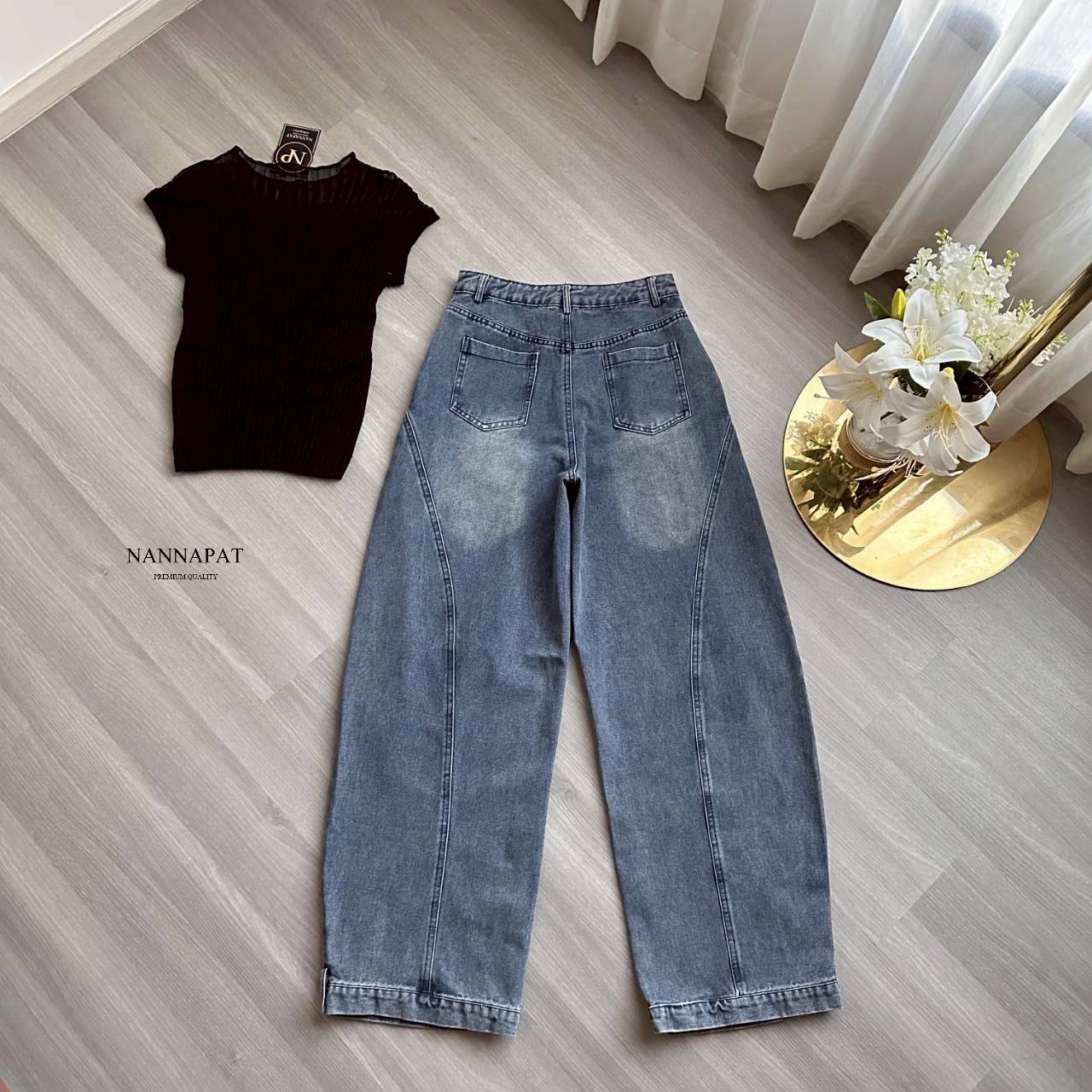 SETเสื้อผ้าสเวสเตอร์ล่องนุ่มๆใส่สบาย เข้ารูปเก็บทรง มาคู่กับกางเกงยีนส์แท้ฟอก ดีไซน์เก๋ๆ ทรงบาร์เรลสวย แม็ชกันลงตัว