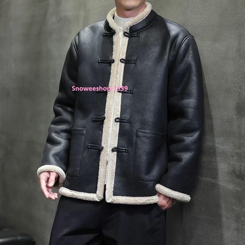 ลุคเท่ สไตล์ญี่ปุ่น! เสื้อแจ็คเก็ตหนังบุขนกำมะหยี่ อุ่น แต่ดูดีมีสไตล์! 4 สีสุดคลาสสิก แมทช์ง่าย ใส่ได้ทุกลุค ดีไซน์หนัง + ขนสัตว์สังเคราะห์พรีเมียม เพิ่มความหรูหรา บุขนกำมะหยี่ด้านใน อุ่นแต่ไม่อึดอัด เหมาะกับอากาศหนาว สไตล์ญี่ปุ่น เท่ นิ่ง เรียบ แต่ดูแพง