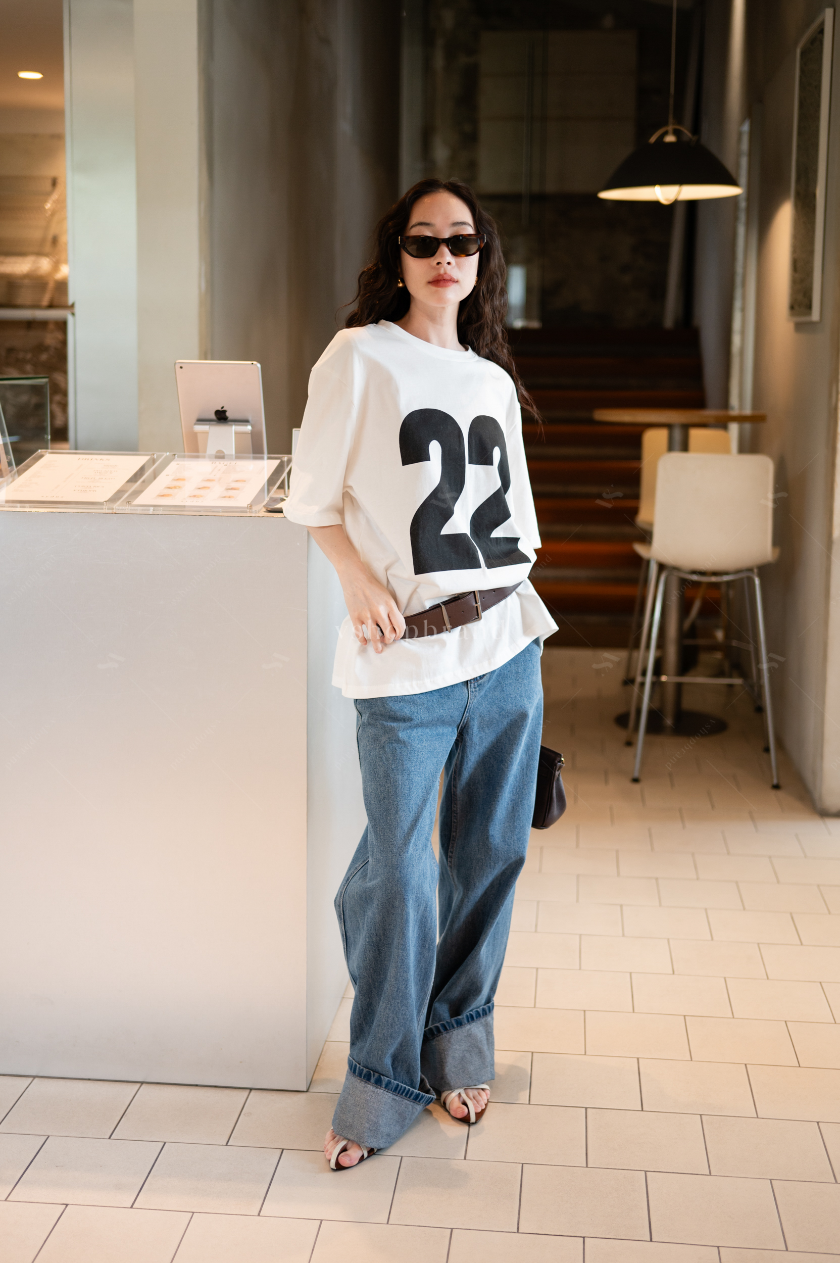 เสื้อยืดแขนสั้นสกรีน 22 + เข็มขัด #vshopbrand #vshop #fashioninspo #มินิเดรส #minidress #outfifs #cutelook #newlook #chillstyle #newdress #เสื้อยืด