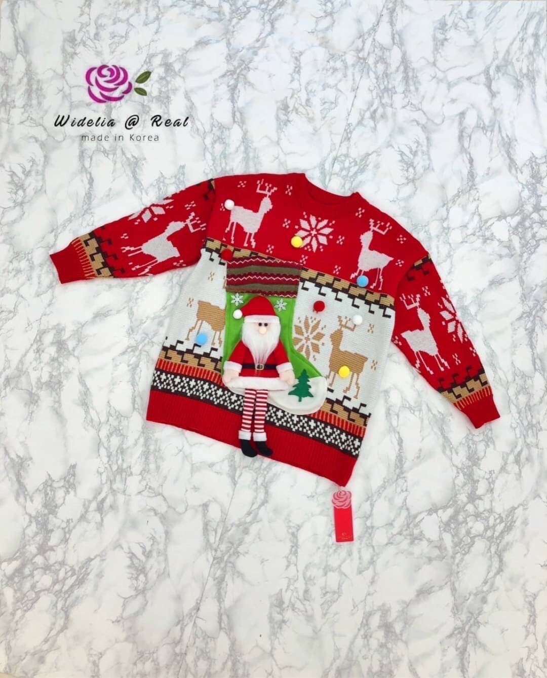 Sweather :: เสื้อตัวยาวสุดเก๋ รุ่นนี้ปังมากแม่ งานเกรดพรีเมี่ยม ตัวเสื้อเป็นไหมพรมเนื้อนุ่มนิ่ม ทอลายเก๋สีสันสดใสทั้งตัว มาพร้อมกับตุ๊กตา Pop Up ตัวใหญ่บึ้ม ในตีม Christmas สุด Cute งานสวย ทรงเป๊ะ คัทติ้งเนี้ยบมาก งานไหมพรมเนื้อดีมากนะคะ