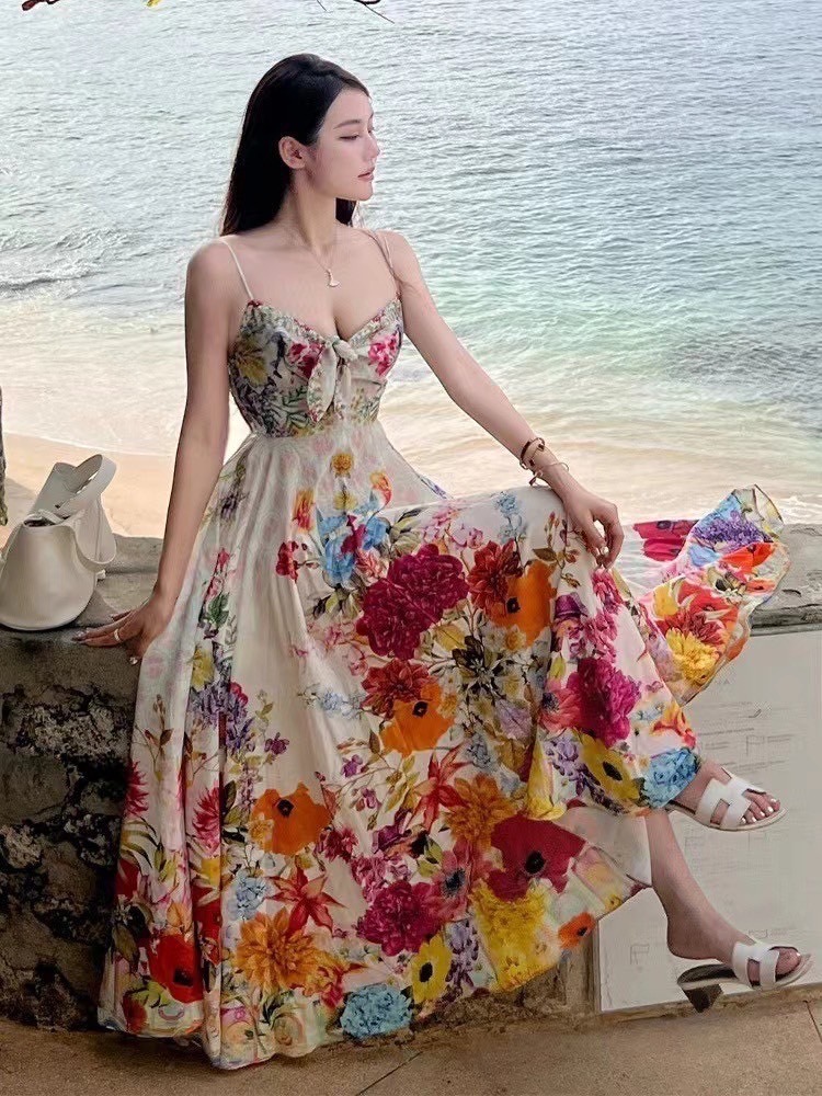 เดรสสายเดี่ยวตัวยาวมัดหนเาลายกราฟฟิกดอกไม้หลากสีลายดอกสดใส ต้อนรับ summer ใส่เข้าเซ็ตคือดีมากค่าใส่vacayถ่ายรูปกับแก๊งค์เพื่อนๆไม่มีผิดหวังเลยค่า ห้ามพลาดเลยน้าตัวนี้