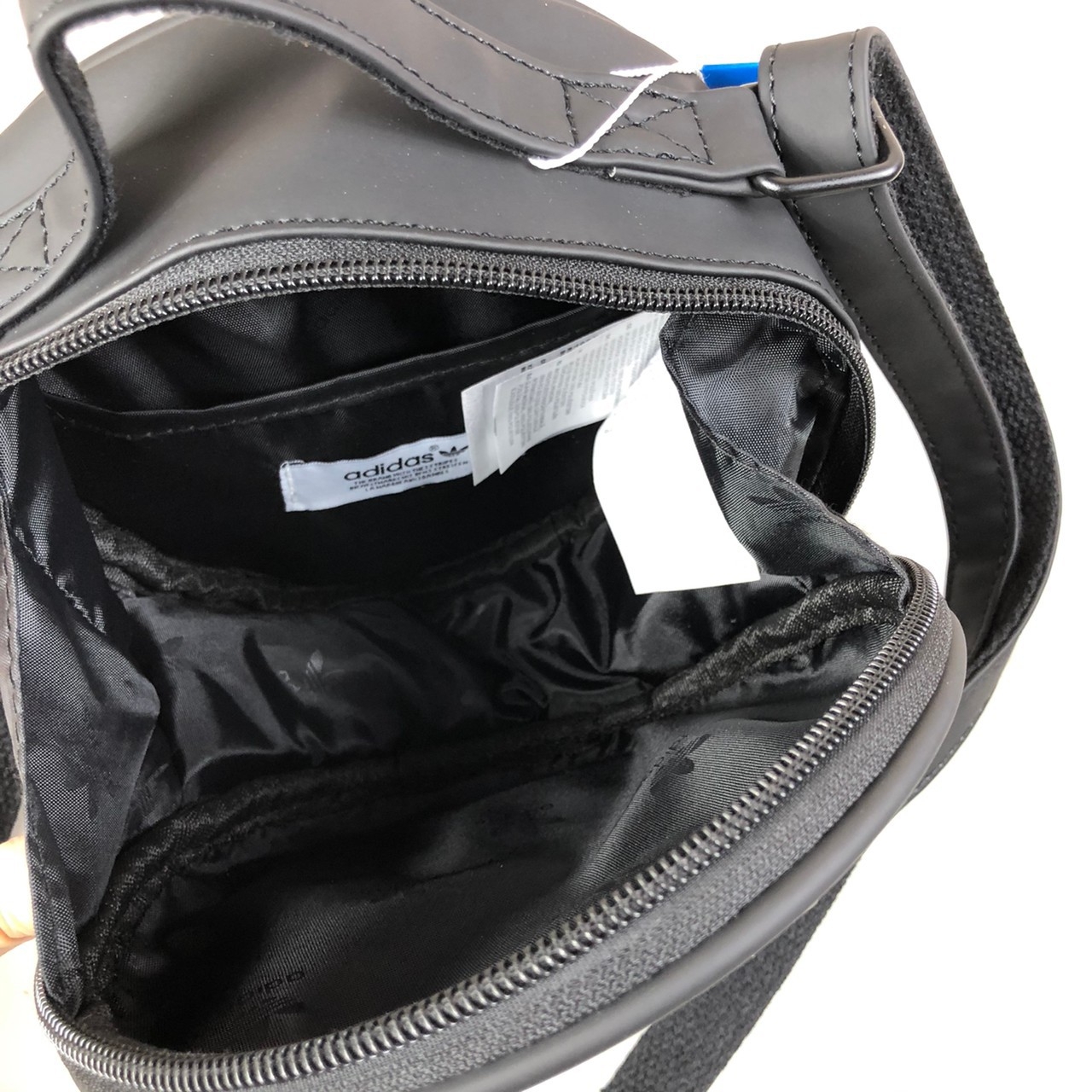 กระเป๋าสะพายแนวสปอร์ตเท่ห์ๆ เก๋ๆ แบรนด์เนมอดิดาส Adidas bag-สีดำ