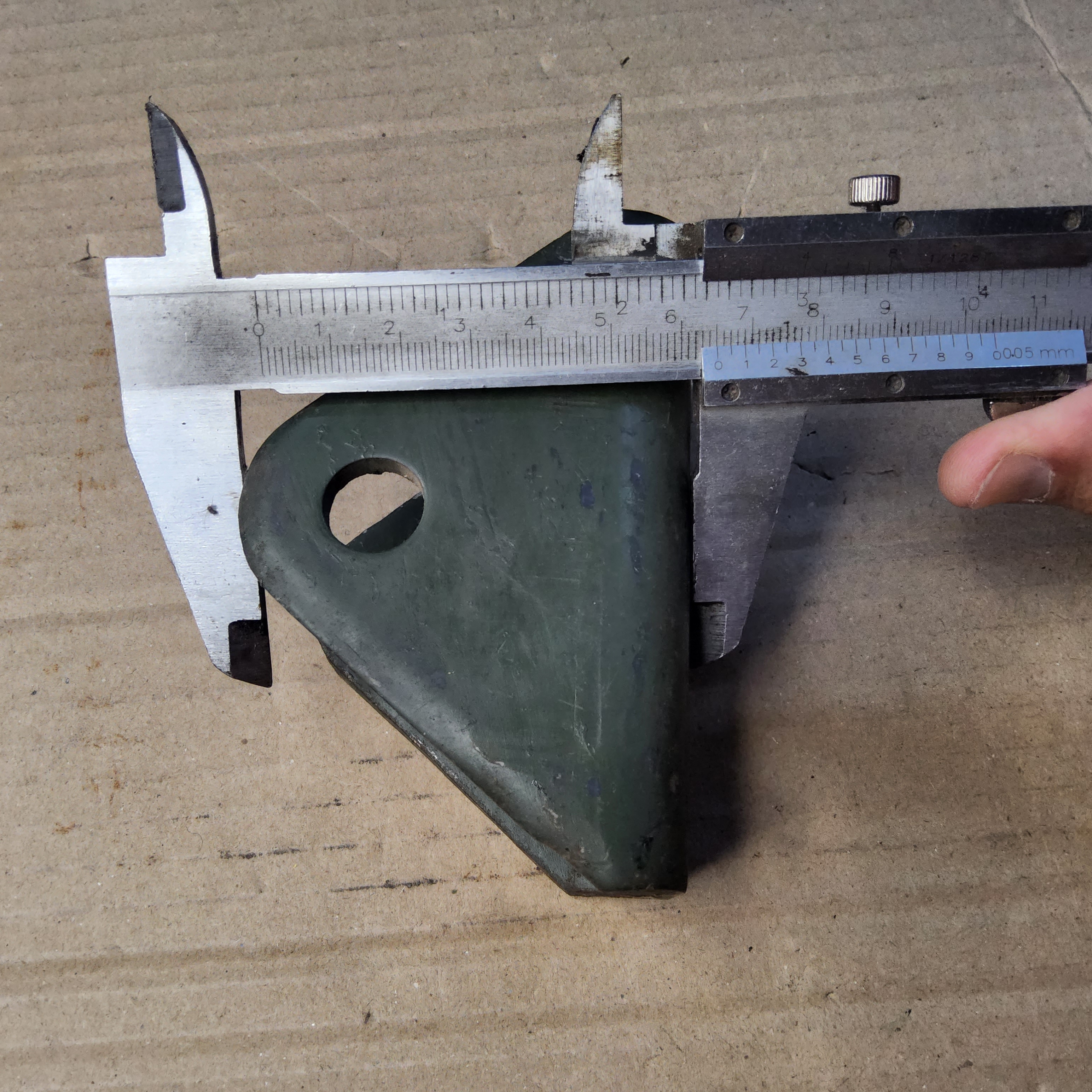 บ็อกแหนบ ติดคัดซี่ Jeep จี๊ป เล็ก วินลี่ CJ5 CJ6 CJ7 ตัวหนา [ 6 มม ]