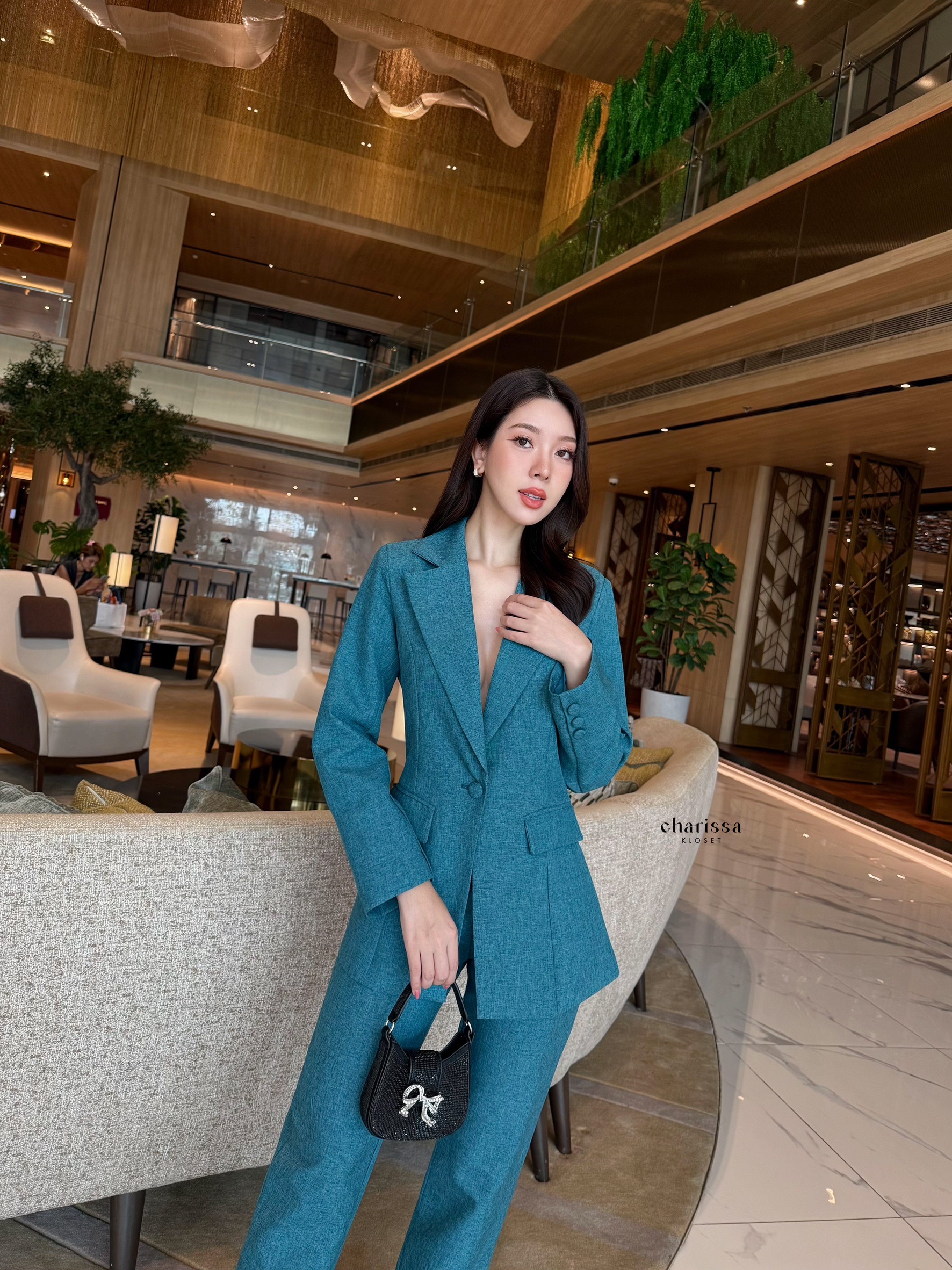 สูทเรียบหรู สวยคลาสสิคแมทซ์ง่ายใส่สบาย คล่องตัว