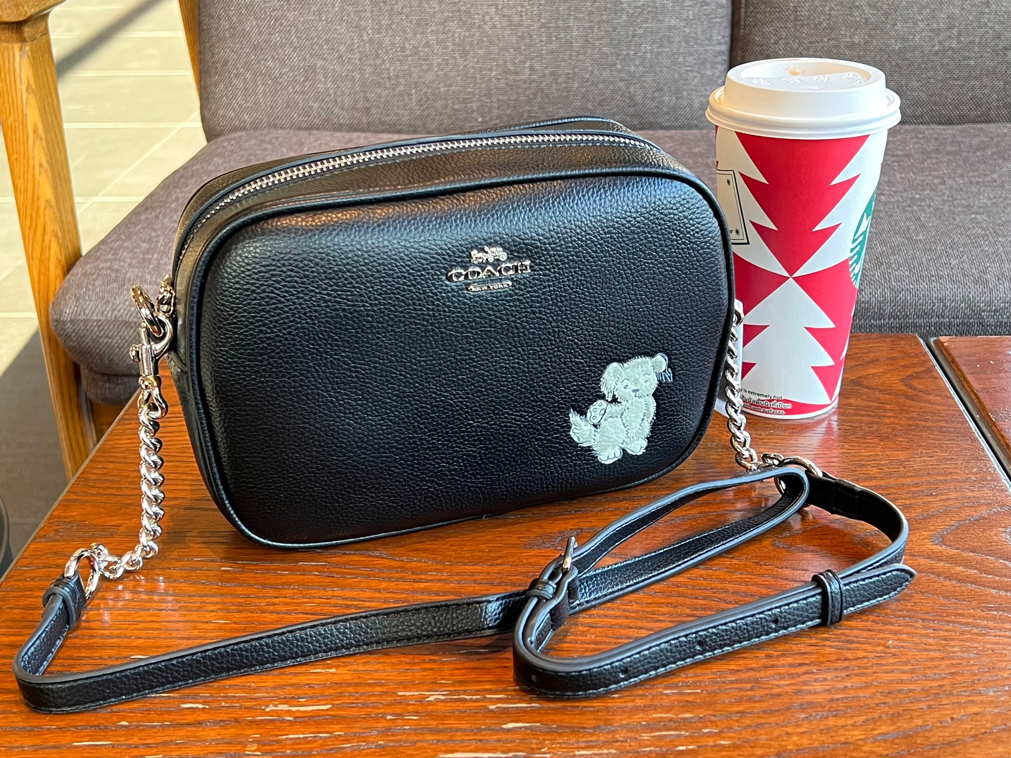 กระเป๋าสะพายโค้ชเจมมี่สีดำหนังแท้ลายน้องหมาน่ารักขนาด 9 นื้ว COACH JAMIE CAMERA BAG WITH HAPPY DOG ((CC791))