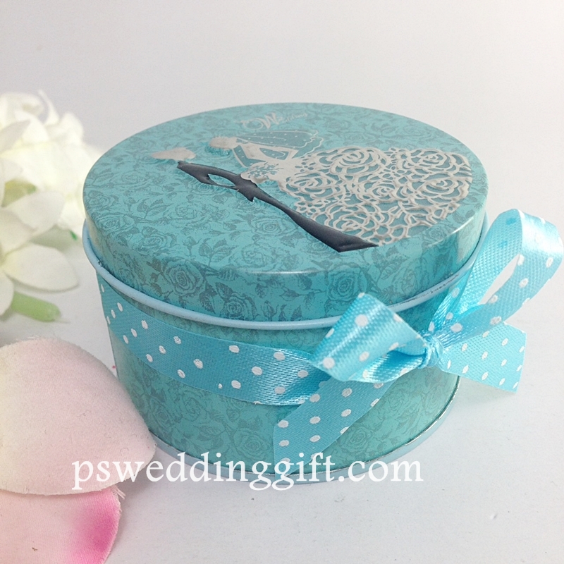 กล่องกระดาษกลมรูป ญช ผูกโบว์ พร้อมป้ายชื่อ