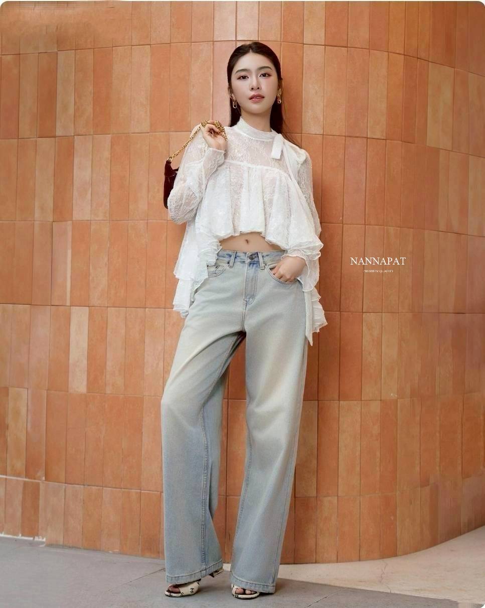 set เสื้องานผ้าลูกไม้นุ่มๆ +กางเกงยีนส์แท้ฟอกซีด ทรงสวยเอวสับ