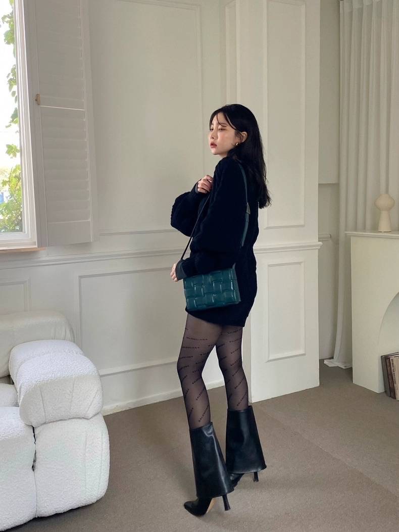 เสื้อไหมพรมแขนยาวคอวี ทอลายสวยสไตล์เกาหลี เนื้อผ้านุ่มใส่อุ่นสบายค่ะ