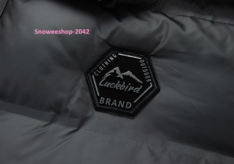 โค้ทผู้ชายลุคเจนเทิลแมน เท่ อบอุ่น ครบจบในตัวเดียว หนาวติดลบ หิมะโปรย หรือเจอลมแรงแค่ไหน…ก็เอาอยู่ หนาวติดลบ หิมะโปรย หรือเจอลมแรงแค่ไหน…ก็เอาอยู่ ดีไซน์เนี๊ยบ ดูดีตั้งแต่สนามบินจนถึงเมืองหนาว อบอุ่นขั้นสุด กันหนาวติดลบได้จริง กันหิมะ กันน้ำ กันลมแรง สวมใ