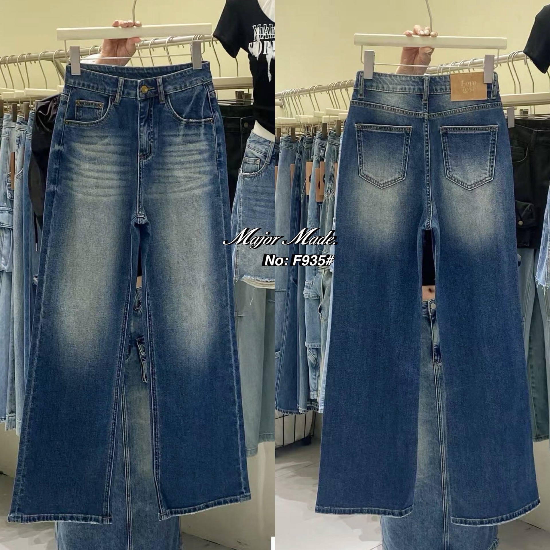 No. F935# -กางเกงยีนส์ขากระบอก เอวสูง （ผ้ายืด) บอกเลยรุ่นนี้เนื้อผ้ายีนส์ยืดอย่างดี ผ้านิ่มมากกกค่ะ ฟอกสีเข้มสวย ใส่สบายมว๊ากก ใส่ดูเพรียวมาก ดีเทลสวยมาก