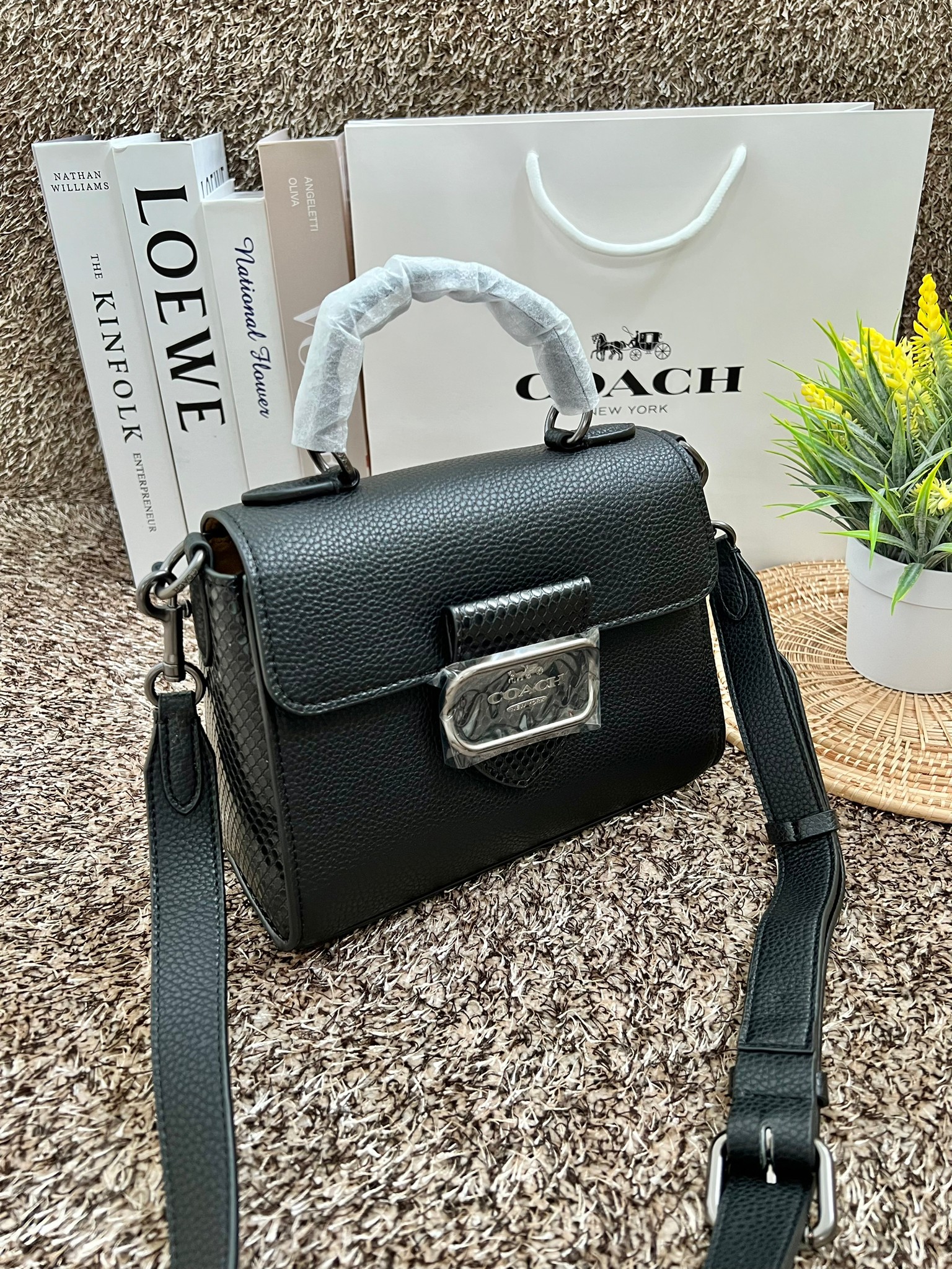 กระเป๋าสะพายไฮโซเรียบหรูดูแพงแบรนด์เนมโค้ชขนาด 8.5 นิ้ว หนังแท้ Coach Morgan Top Handle Satchel ((CE569//CF321//CF322))