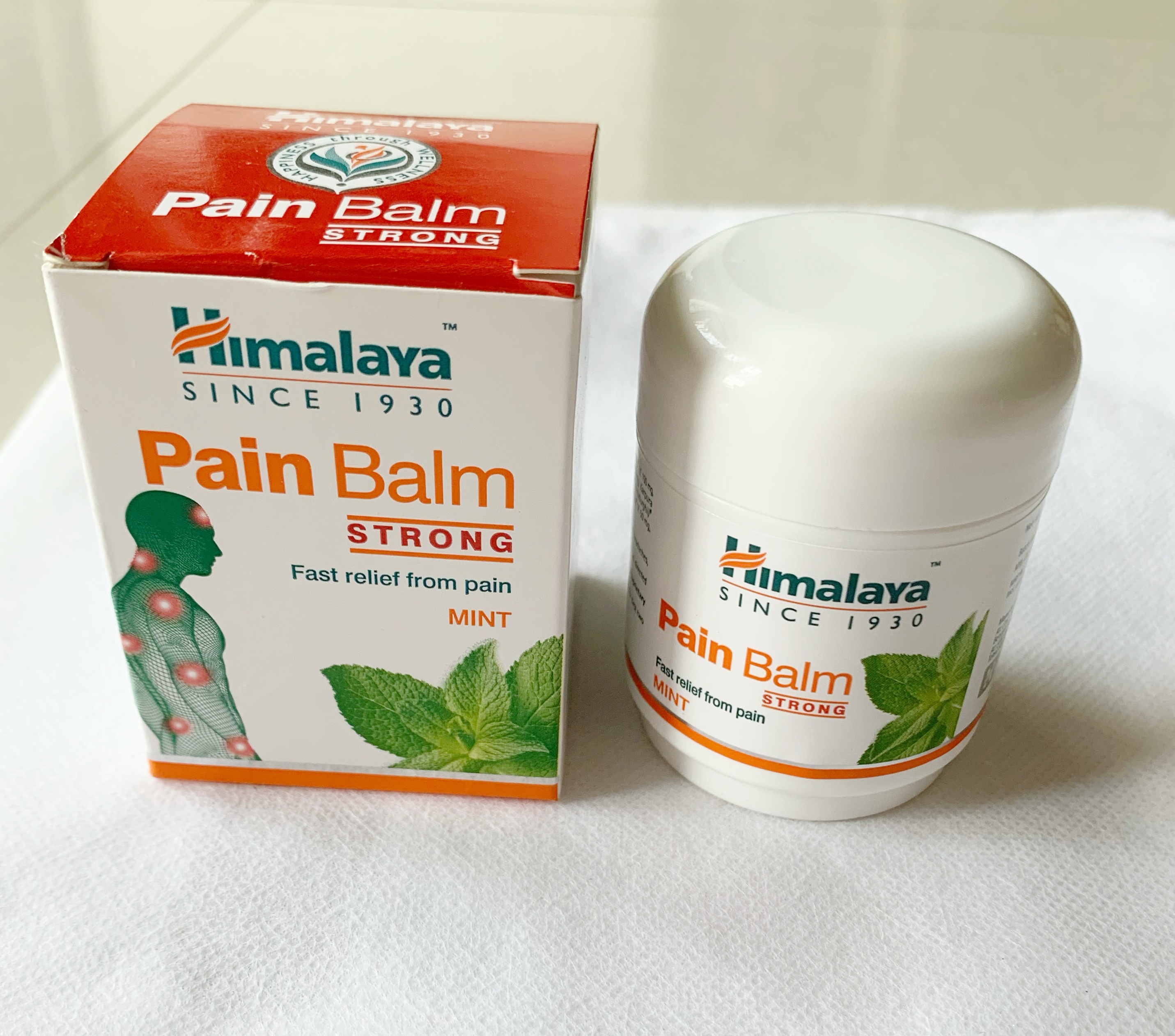 ยาหม่องสมุนไพรสะระแหน่ Pain Balm Strong