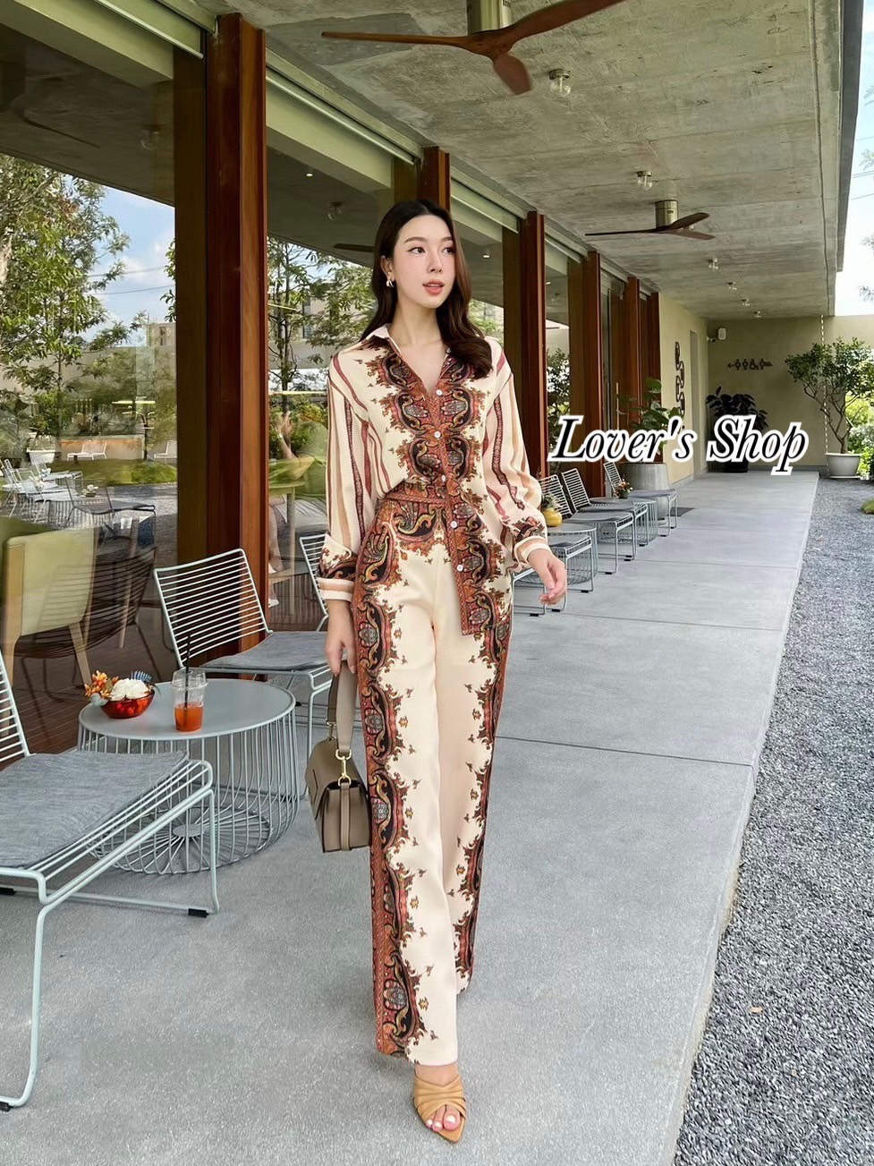Teg : Lover’s Shop Detail : Set 2ชิ้น Everyday Look ใส่ง่าย ใส่ยังไงก็สวย เสื้อเชิ๊ต+กางเกงขายาว ตัวเสื้อเชิ๊ตทรงกระดุมหน้า ผ้าหนากำลังดีเน้นใส่สบาย มาพร้อมกางเกงขายาวเอวสูงทรงสวย เนื้อผ้าพิมพ์ลายอัดผ้ากาว กางเกงซิบหลัง มีซับในอย่างดีค่ัะ ลายสวย โทนสีใส่ง