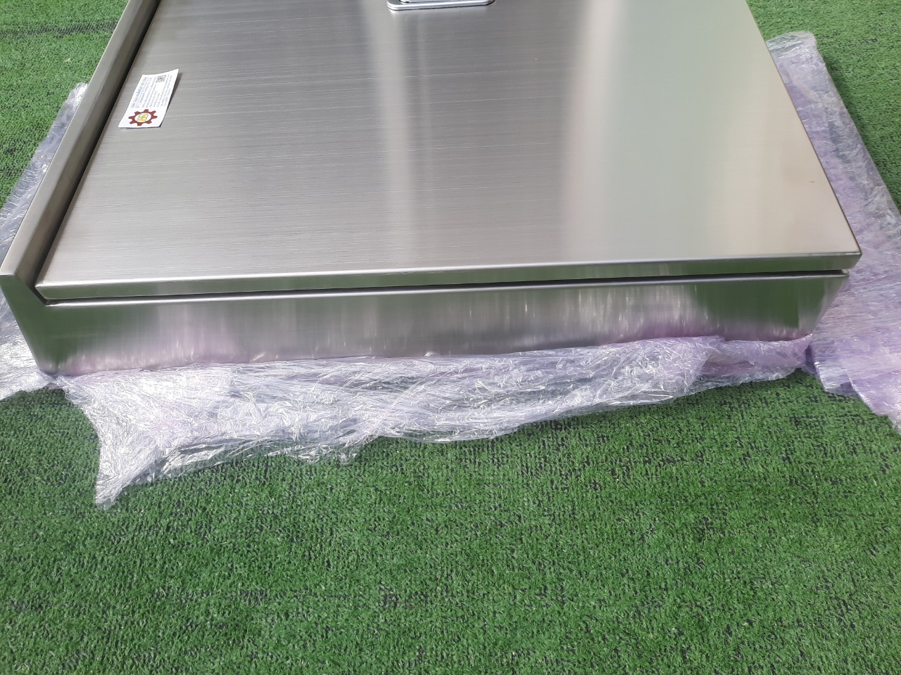 LOAD CENTER 100A ตู้สแตนเลส 304 มีหลังคาสโลป W450xH650xD152mm. (30ช่อง)