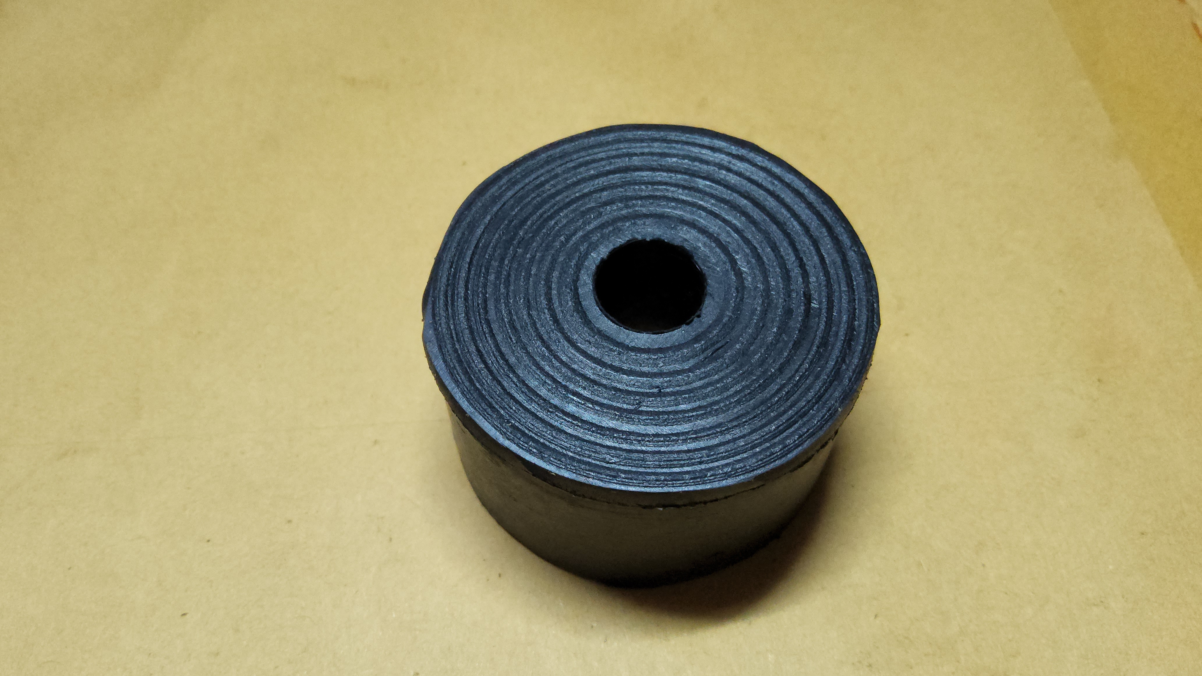 ยางแท่นเก่ง ดัดแปลง - ตัวกลาง มีลาย ( รู 12 นอก 50 หนา 26 ) ตัวละ