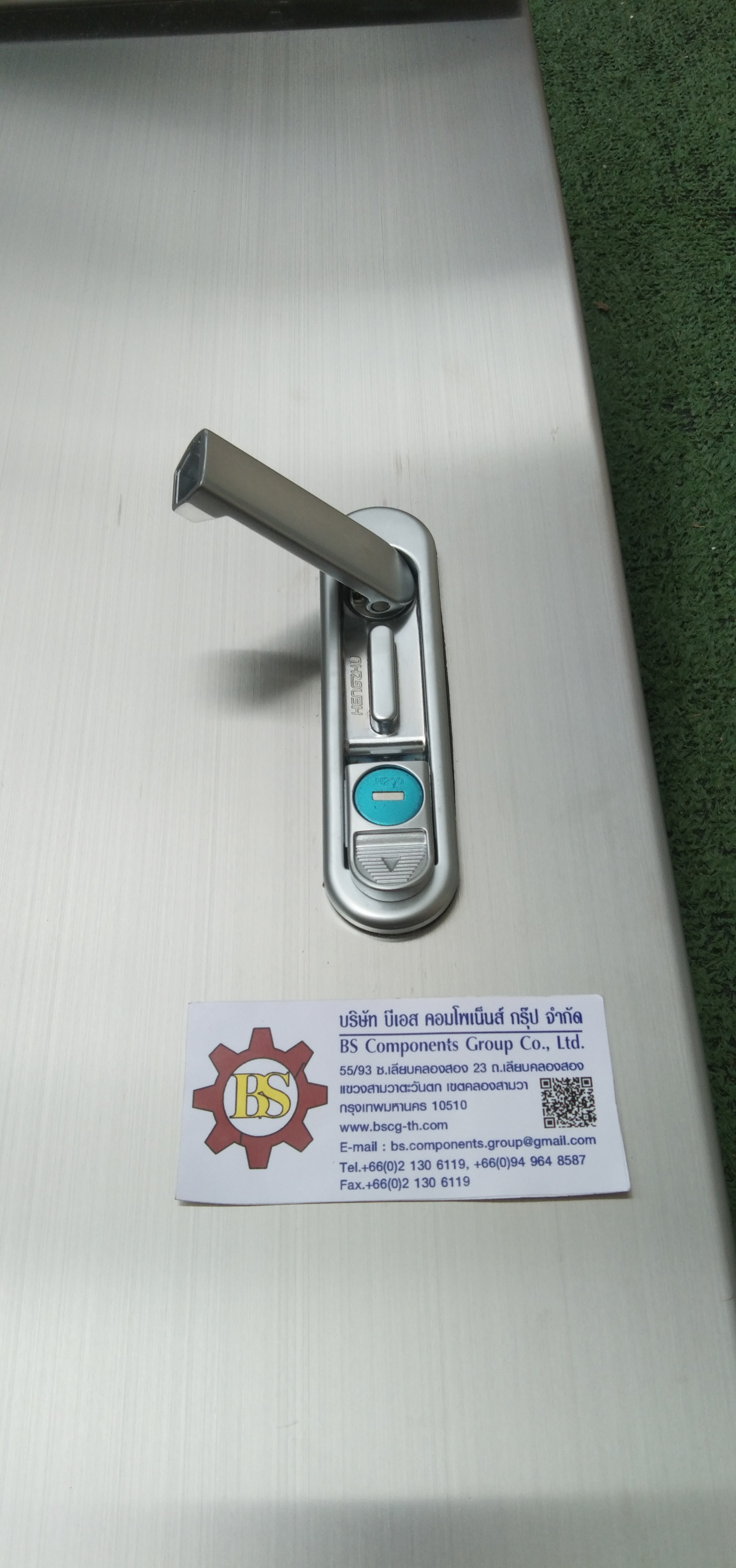 Main LUG 100A ตู้สแตนเลส 304 มีหลังคาสโลป W450xH650xD152mm. (24ช่อง)