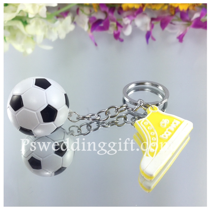 พวงกุญแจฟุตบอล คละสี แพ็คถุงแก้ว ติดโบว์ พร้อมป้ายชื่อ
