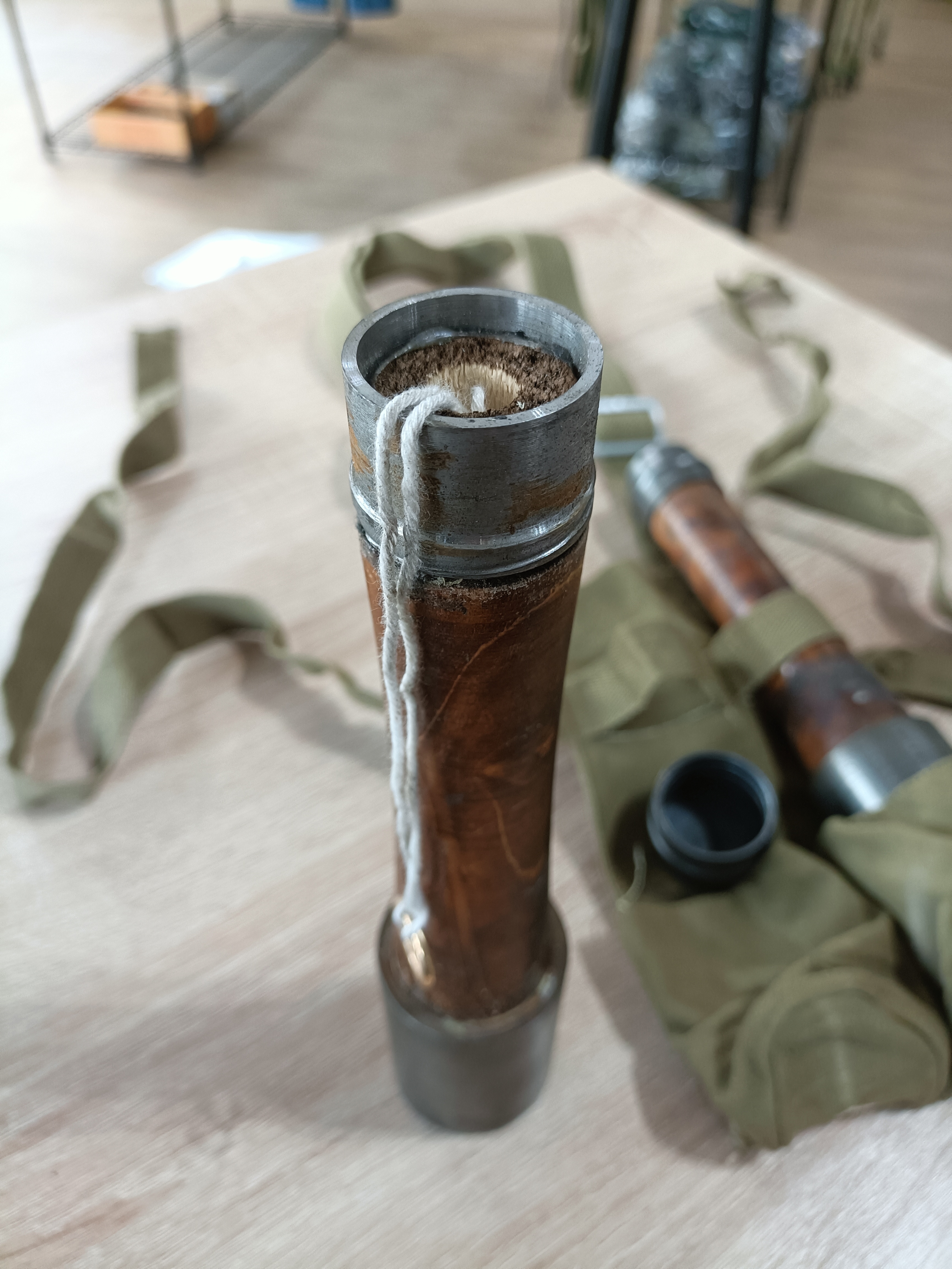 ระเบิดปลอม ChiCom Grenade เหล็ก ไม้แท้ ลูกละ 850