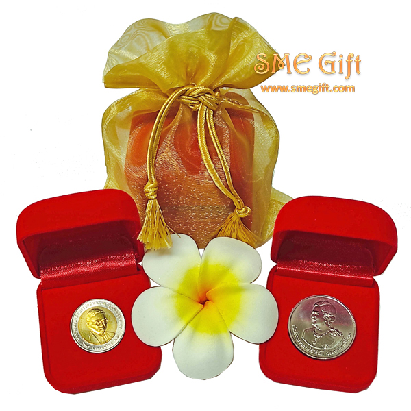 เหรียญที่ระลึก ร.9 + พระพันปี 80 พรรษา พร้อมกล่องกำมะหยี่และถุงไหมแก้ว COIN 010 ชิ้น