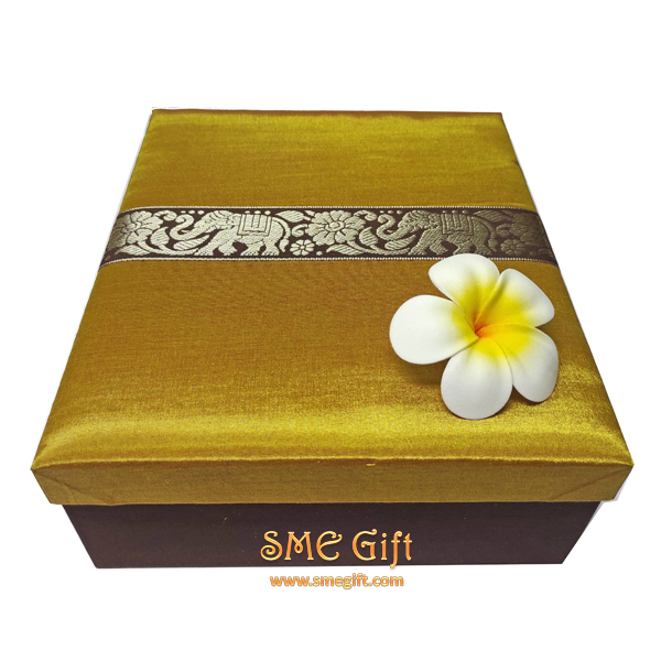 หัวโขน หนุมาน พร้อมกล่องผ้าไหม Premium 001 ชิ้น