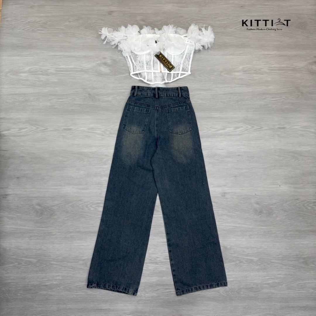 Set 2 ชิ้น คือสวยแซ่บ ปังไม่ไหวไปเลยแม๊ แมตช์ง่ายได้ทุก สไตล์ ตัวเสื้อเป็น เสื้อcorset ผ้าซีทรู ทั้งตัวมีฟองน้ำเสริหน้าอก ผ้าสวย กางเกงยีนส์ สีสวยมาก ทรงดี ผ้าเป๊ะ