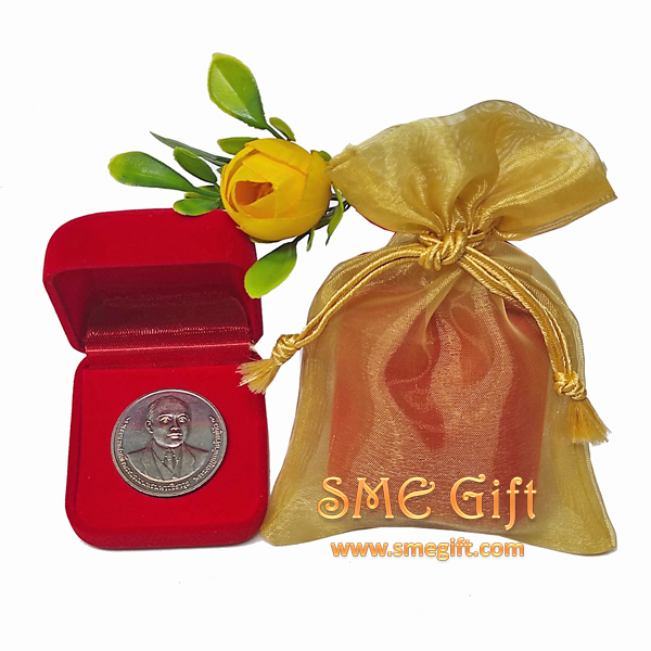 เหรียญที่ระลึก ร.6 พร้อมกล่องกำมะหยี่และถุงไหมแก้ว COIN 006 ชิ้น
