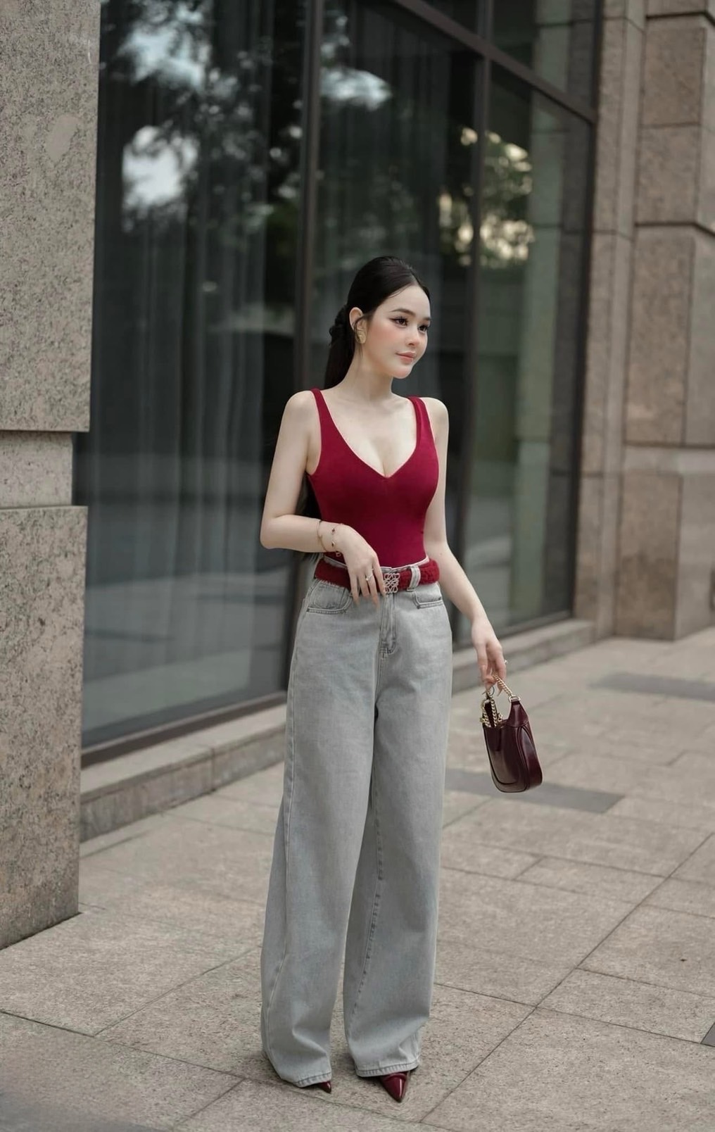 Set เสื้อกล้ามบอดี้สูทสีแดง + กางเกงยีนส์ขายาวสีเทาฟอก ทรงสวย + เข็มขัดรัดเอวสีแดง สวยแซ่บมาก ห้ามพลาดค่า
