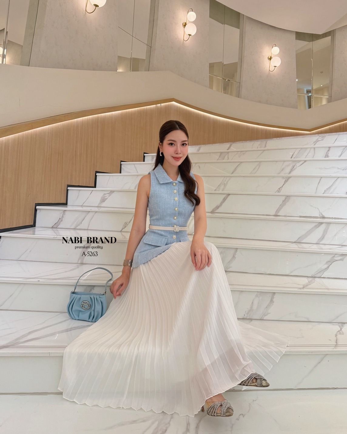 set เสื้อทวิต มาพร้อม กระโปรงยาวทรงพลีส ทรงสวยหวาน ลุค คุณหนู น่ารัก โทนสีมินิมอล เหมาะที่จะใส่ดินเนอร์หรือจะใส่ทำงานเป็นลุคที่ดูดีที่สุดโทนสีฟ้าอ่อนให้ความสบายตา