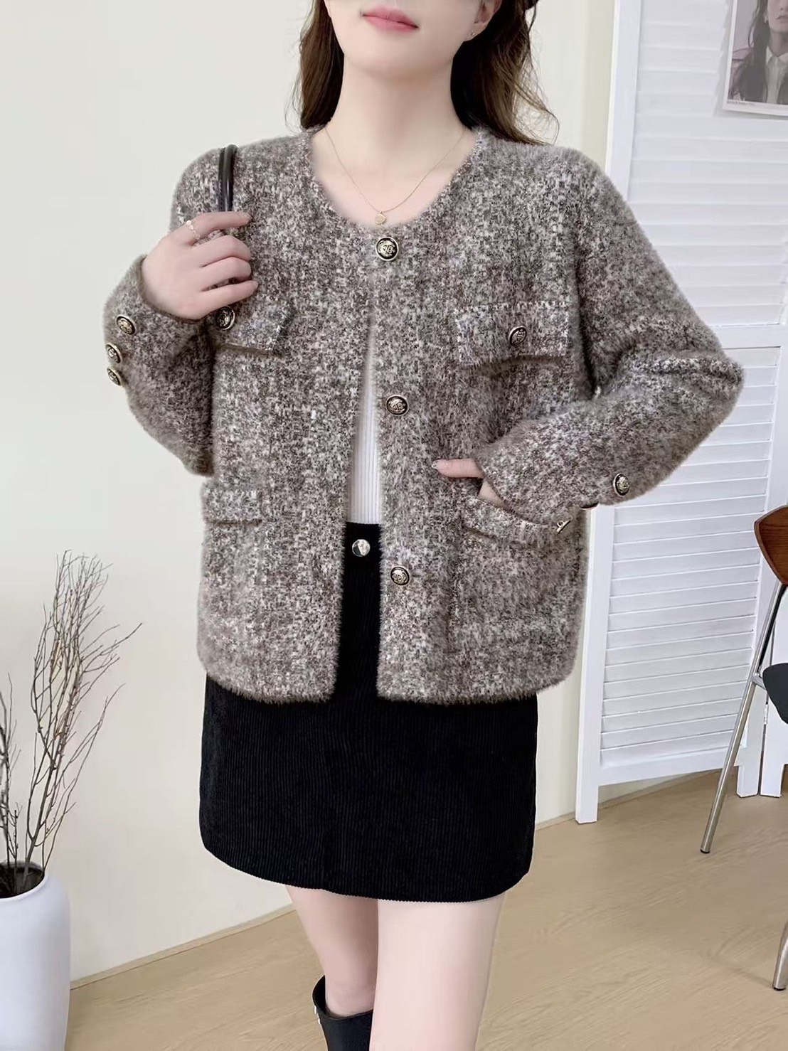 เสื้อคลุมคอกลมสไตล์ใหม่ เสื้อผ้าส่วนตัว เสื้อคลุมดาราดูแพงเก๋ดี