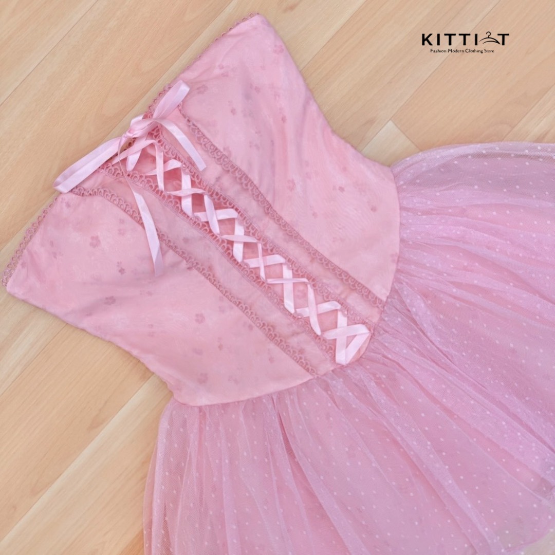 Dress เกาะอก สีสันสดใส โลกกลายเป็นสีชมพูมาก สำหรับชุดนี้ด้วยผ้าชีฟองบางเบา เนื้อดี มีซับทั้งตัว ช่วงบนตกแต่งด้วยสายริบบิ้น มีฟองน้ำเสริมหน้าอก ช่วงล่างกระโปรงพอง ด้วย ผ้ามุ้งด้านใน มีซับกระโปรง ชุดนี้งานสวย ใส่ออกมาน่ารักมาก💯