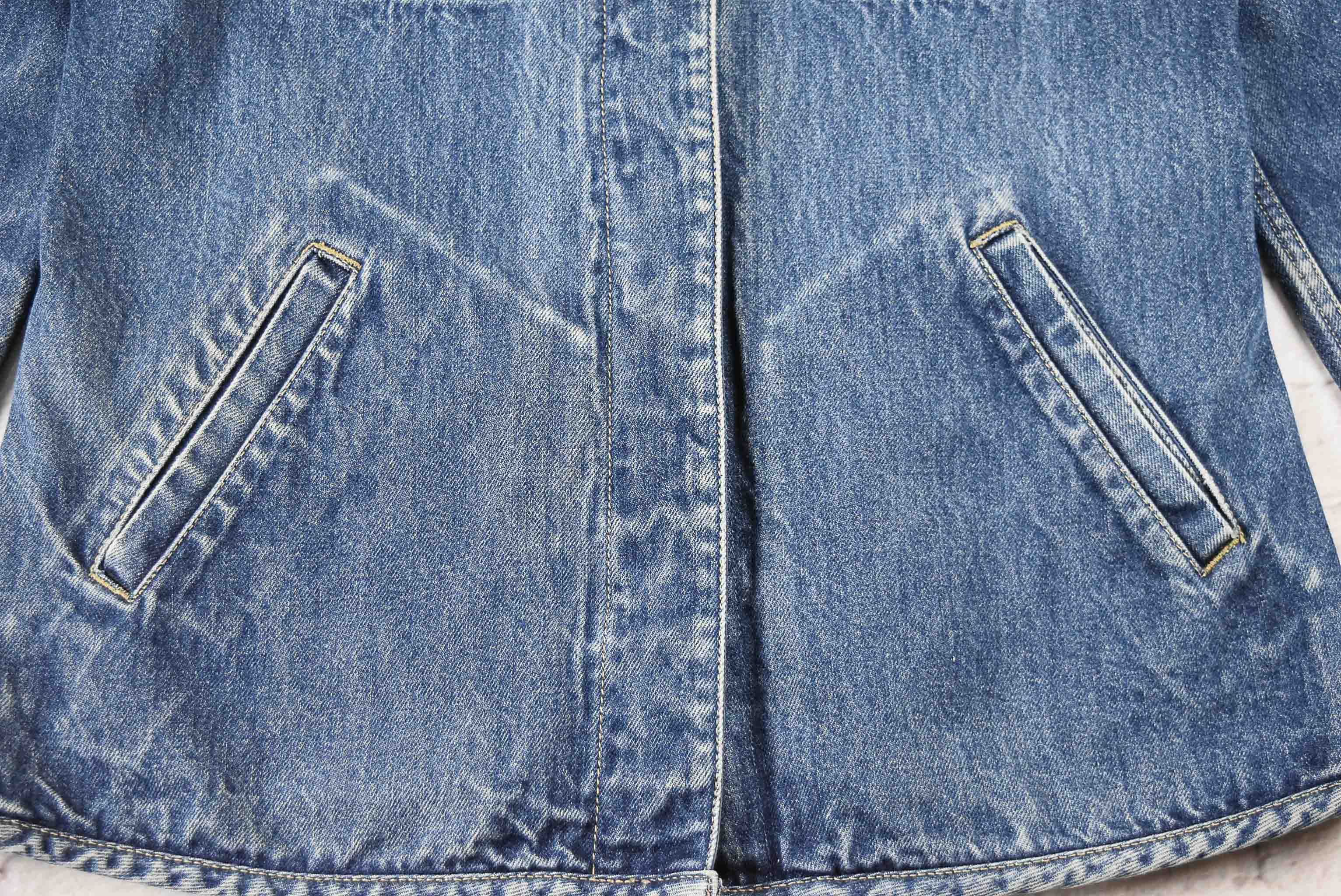 GAS อกจริง 37 ไซส์ M เสื้อแจ็คเก็ตยีนส์ แขนยาว ผู้หญิง สีฟอกเข้ม สภาพสวยใหม่90% ใส่คลุมแนวๆสายวิเทจ ราคานี้คุ้มมาก