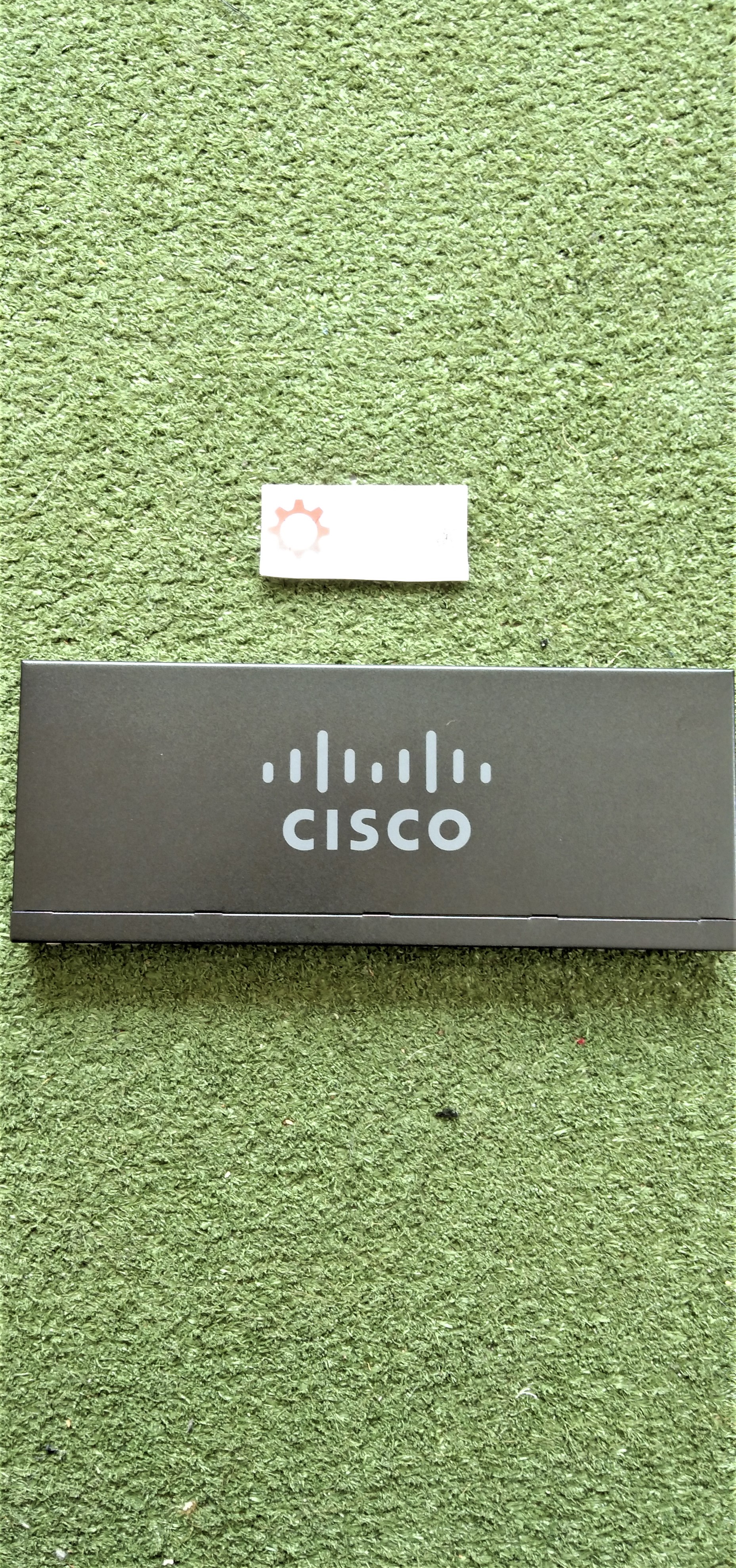 CISCO: Compact 16-Port Gigadit Switch SG95-16