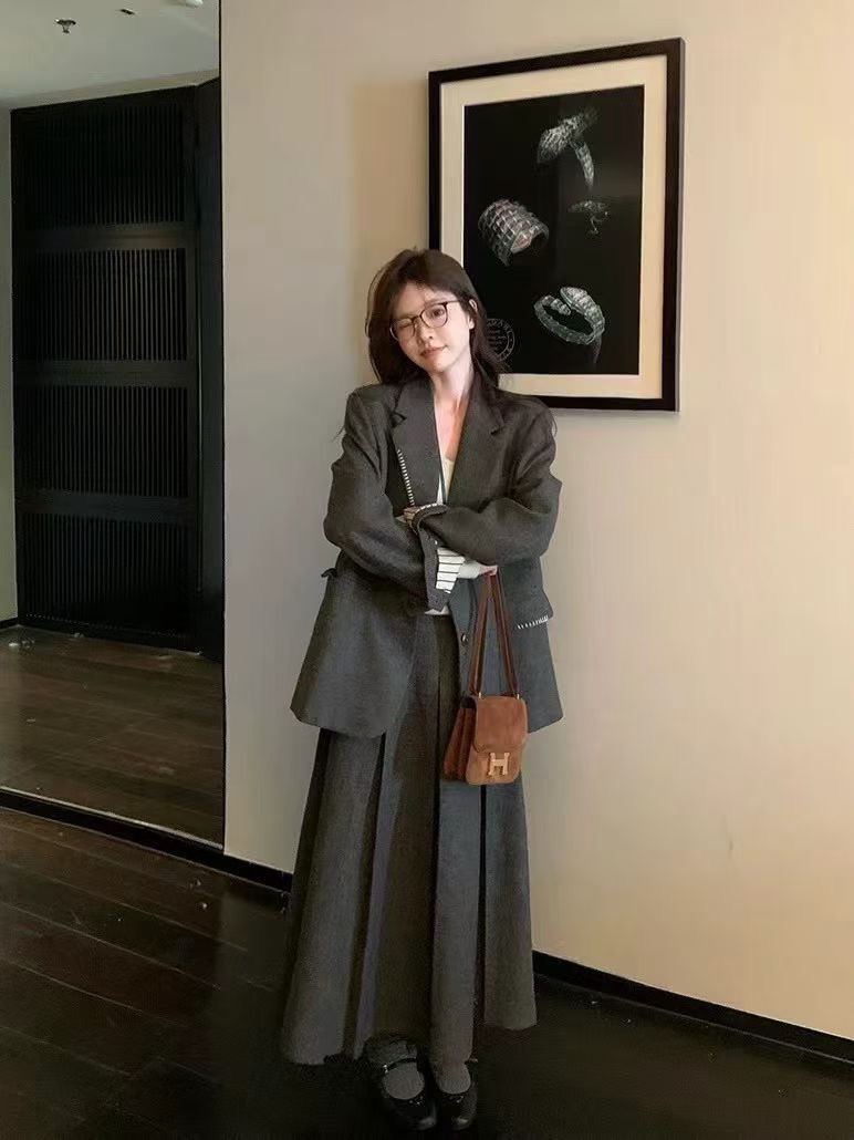 MAYA SHOP 7789# Set 2 pcs เสื้อBlazer มีฟองน้ำเสริมบ่า + กระโปรง งานซิป ข้าง มีซับใน เนื้อผ้าดีทรงสวย TAG : Y.JIA STUDIO 🇰🇷