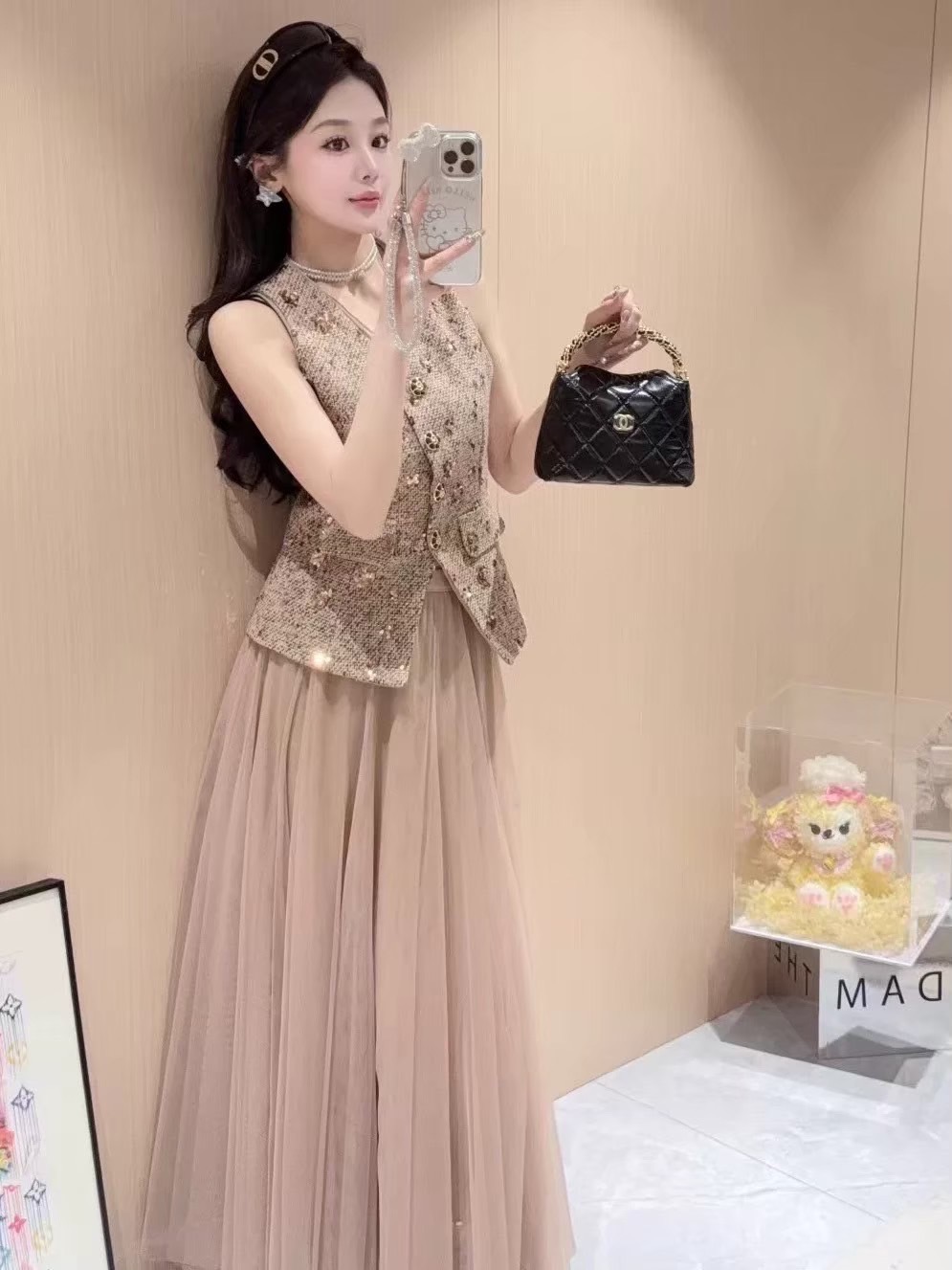 Label :: RAMI-PAPHA(รมิปภา) เสื้อเนื้อผ้าทวีตสีสวยหรูโดดเด่น ดีเทลคือสวยผู้ดีมากแม่ กระดุมสวยหรูโดดเด่น ใช้งานได้จริง ซับในอย่างดีทั้งตัว(กระเป๋าแต่งเพื่อสวยงาม) +++มาพร้อมกระโปรงยาวผ้ามุ้งซ้อนหล่ยชั้น สวยฟุ้งฟูๆอลังกาลมากแม่ ซับในหนาอย่างดี ซิปข้างขวามือ